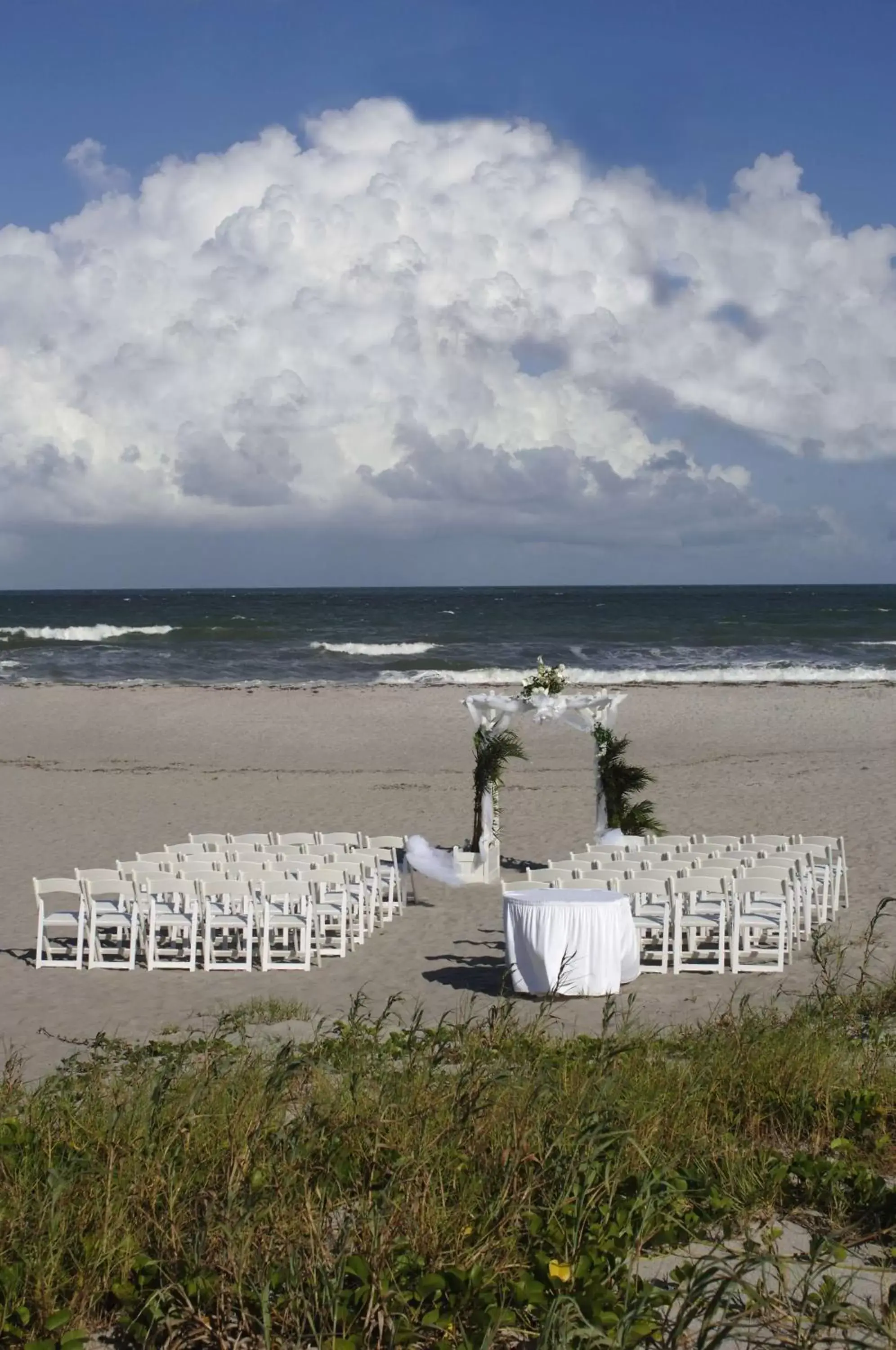 Property building, Beach in Hilton Cocoa Beach Oceanfront