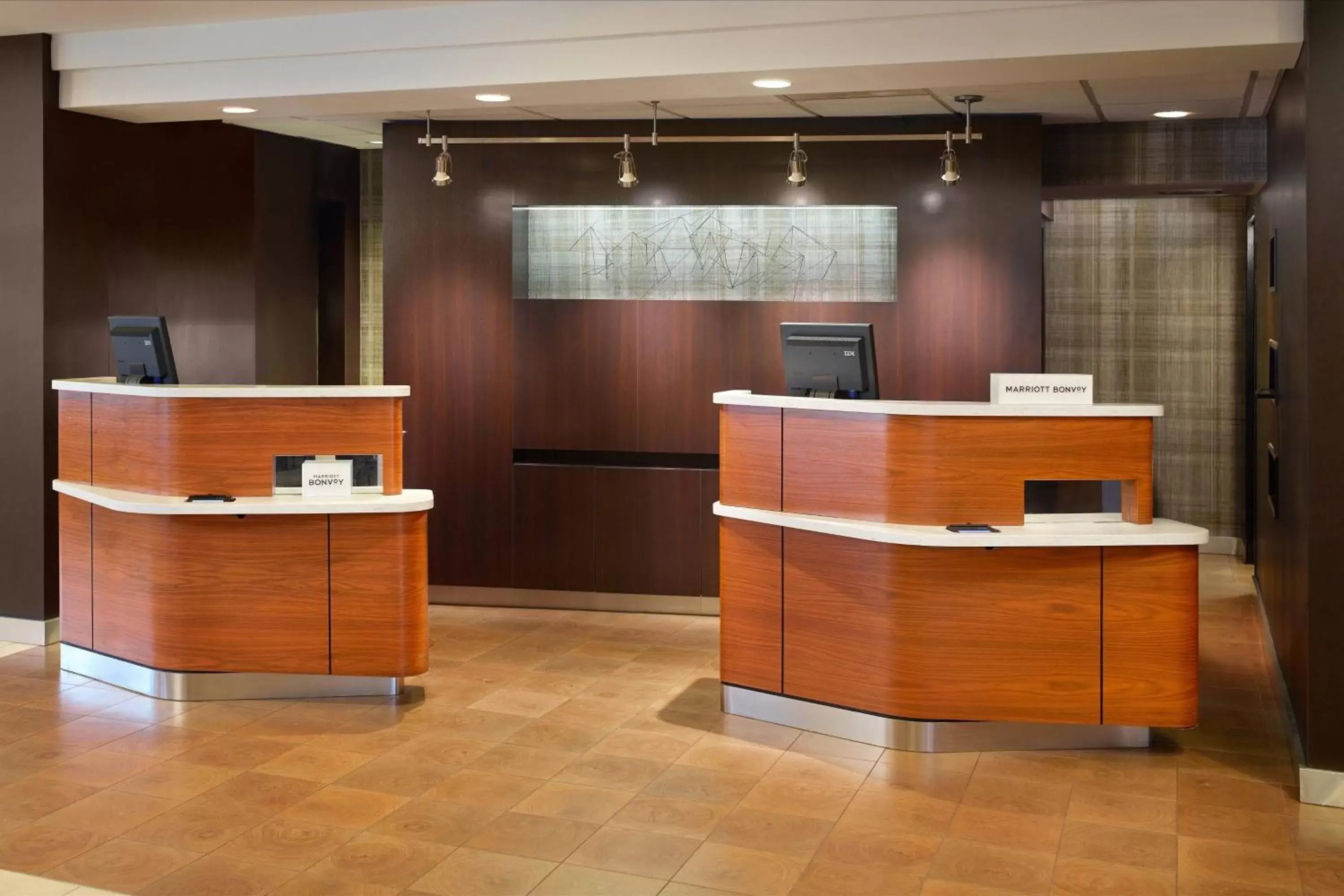 Lobby or reception, Lobby/Reception in Courtyard by Marriott Raleigh Cary