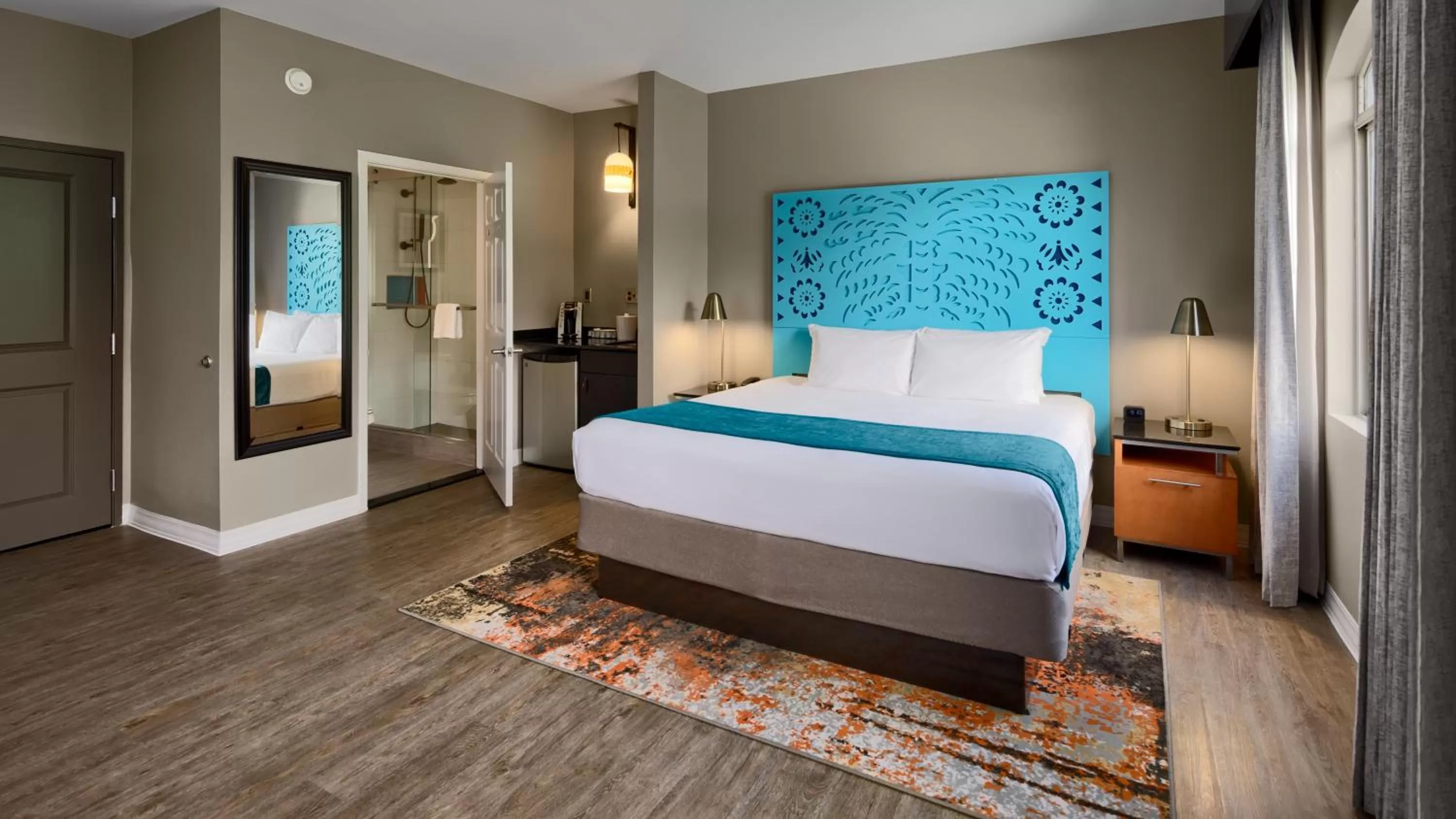 Photo of the whole room, Bed in Hotel Indigo San Antonio Riverwalk by IHG