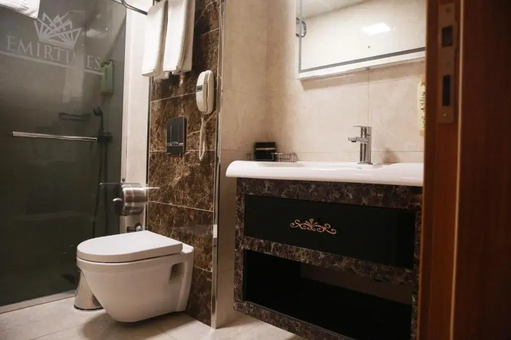 Bathroom in Emirtimes Hotel&Spa - Tuzla