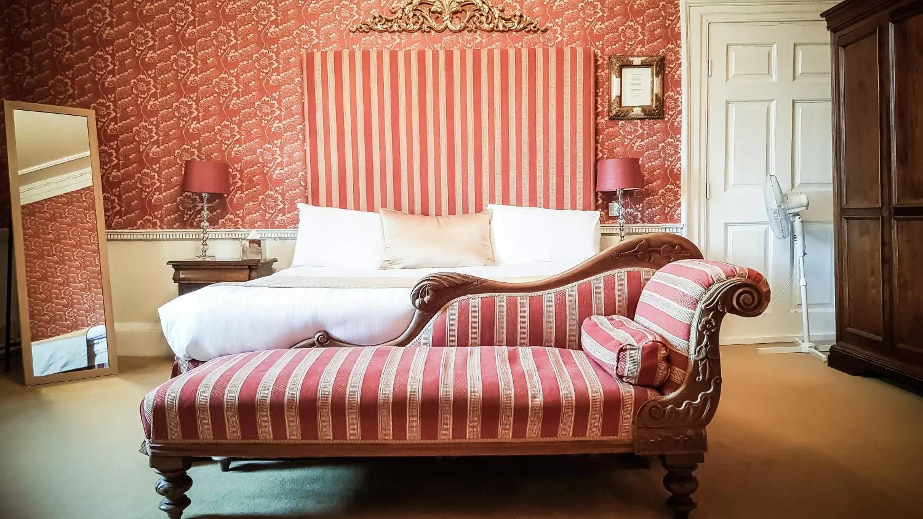 Bed in Colwick Hall Hotel