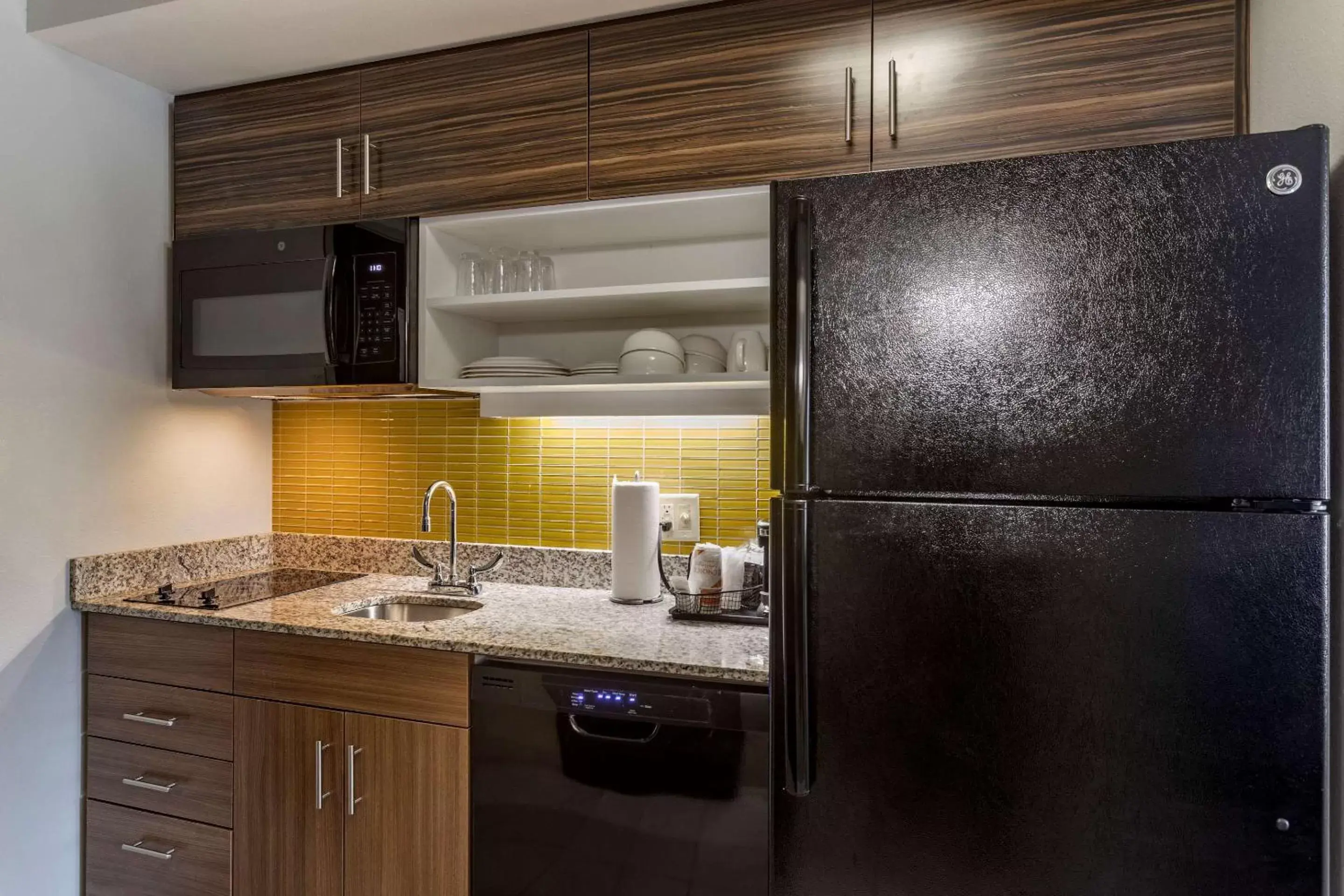 Bedroom, Kitchen/Kitchenette in MainStay Suites