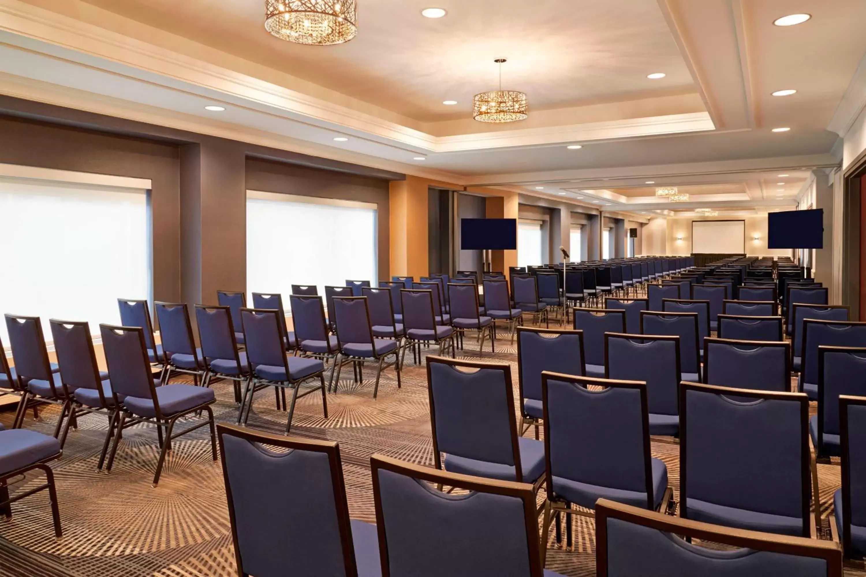 Meeting/conference room in Courtyard by Marriott Toronto Downtown
