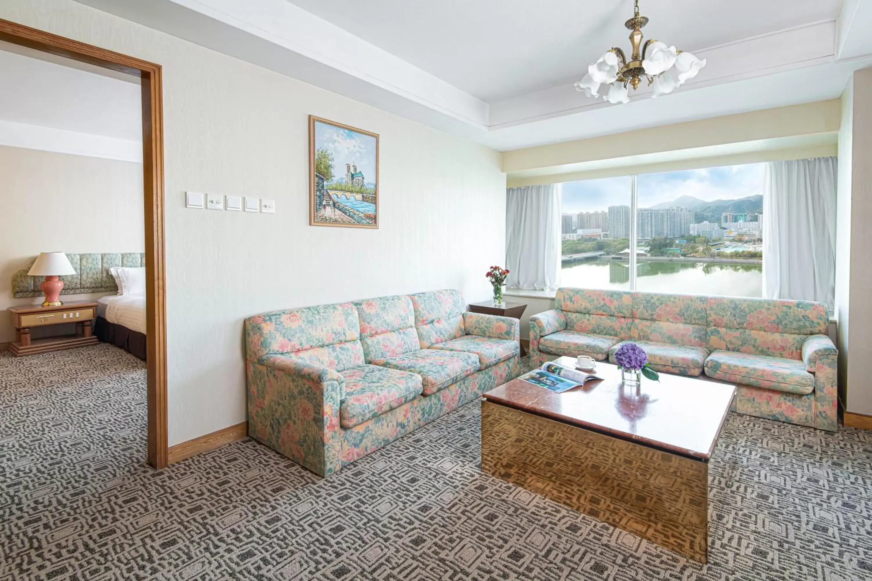 Living room in Regal Riverside Hotel Living room in Regal Riverside Hotel