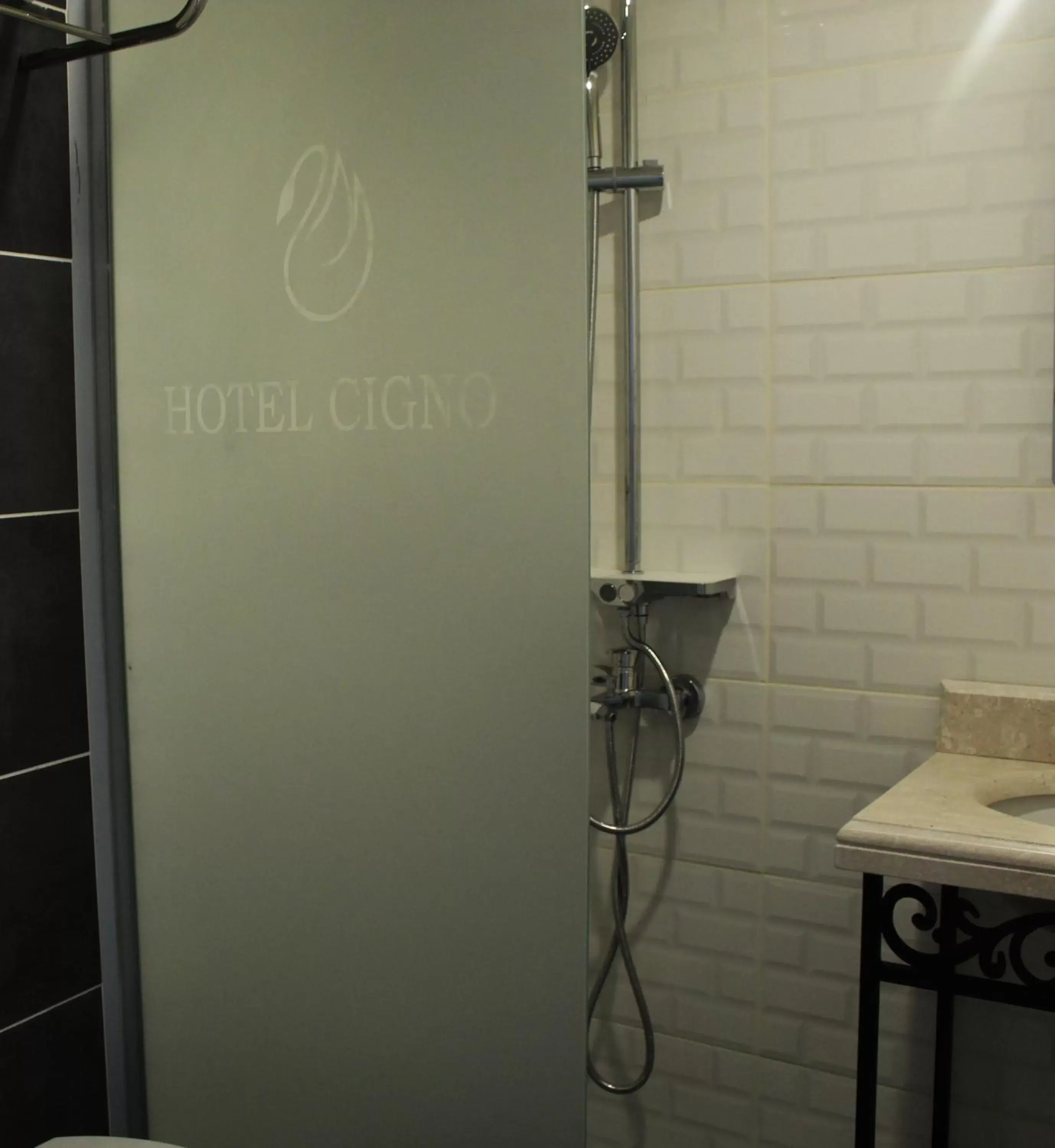 Shower, Bathroom in Good Night Hotel Istanbul