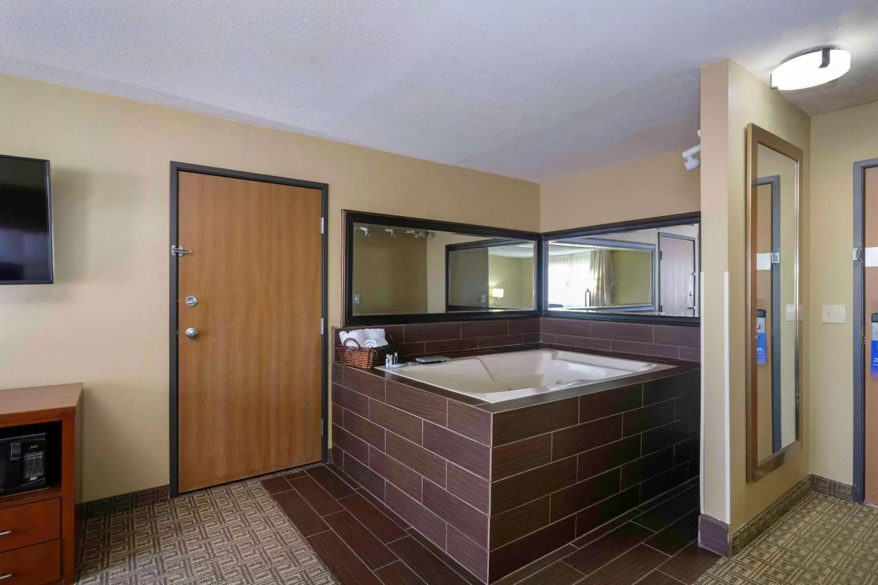 Photo of the whole room, Bathroom in Comfort Inn Near Gila National Forest