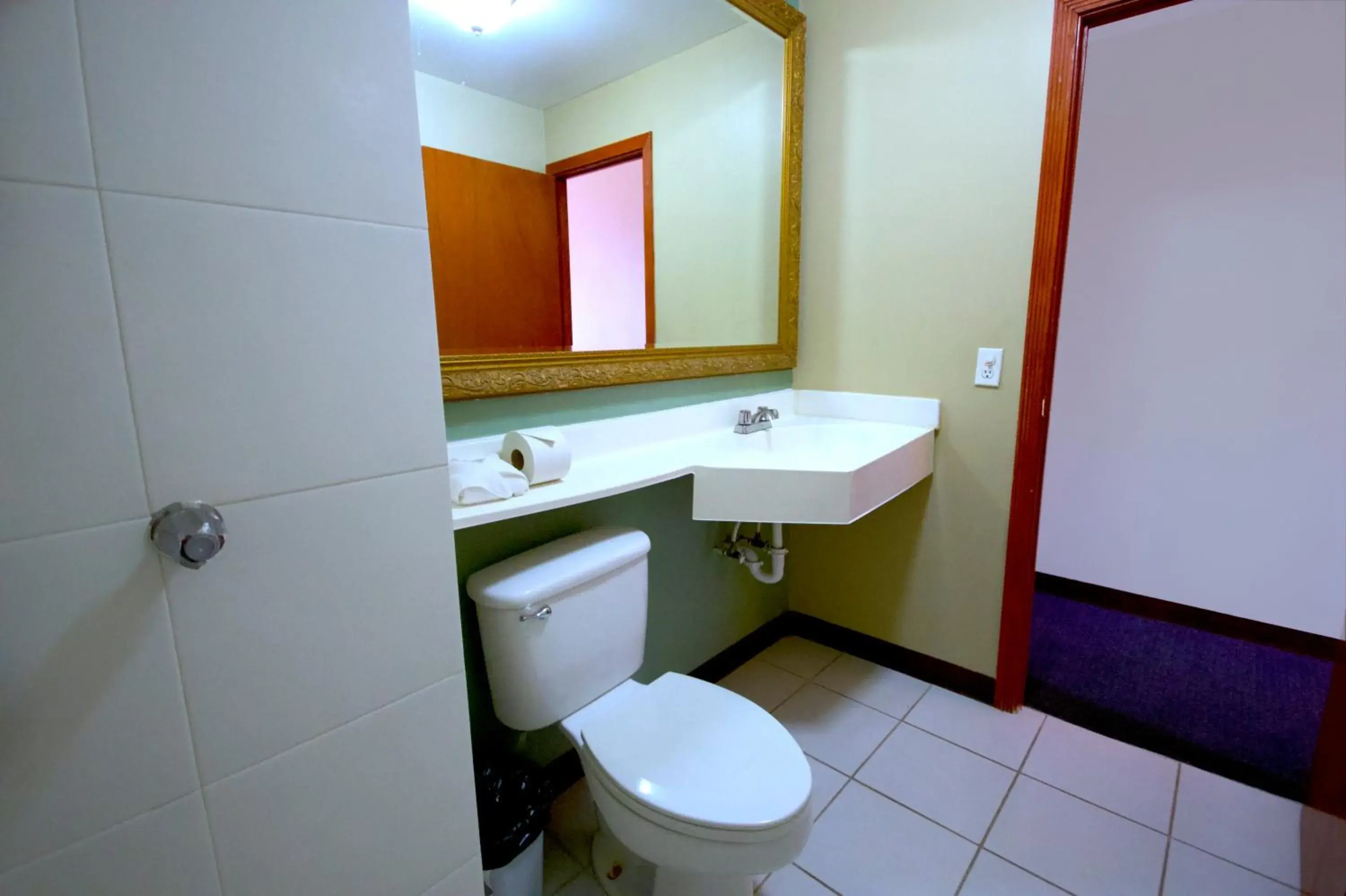 Bathroom in Hotel Consulado Inn