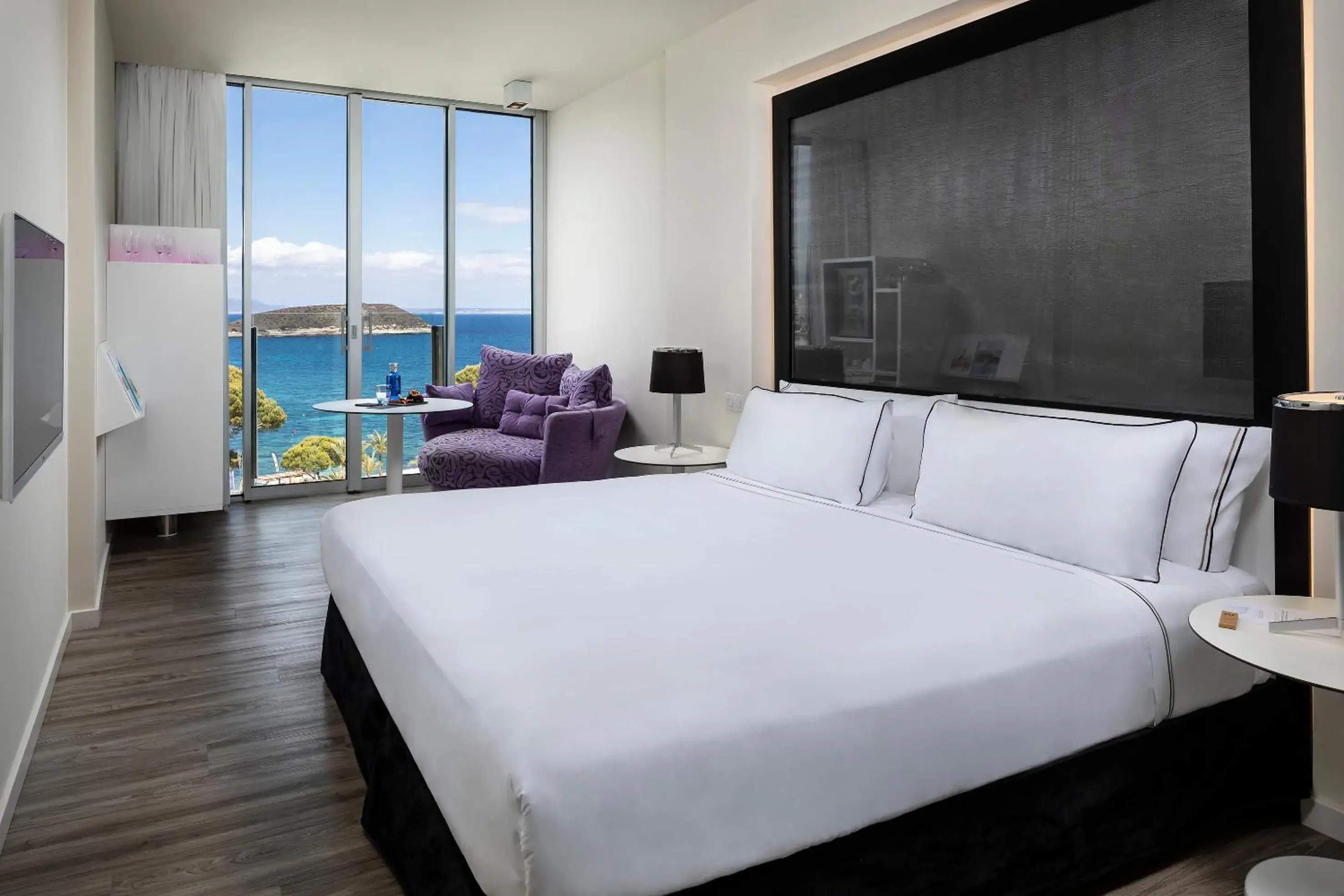Bed in Melia South Beach
