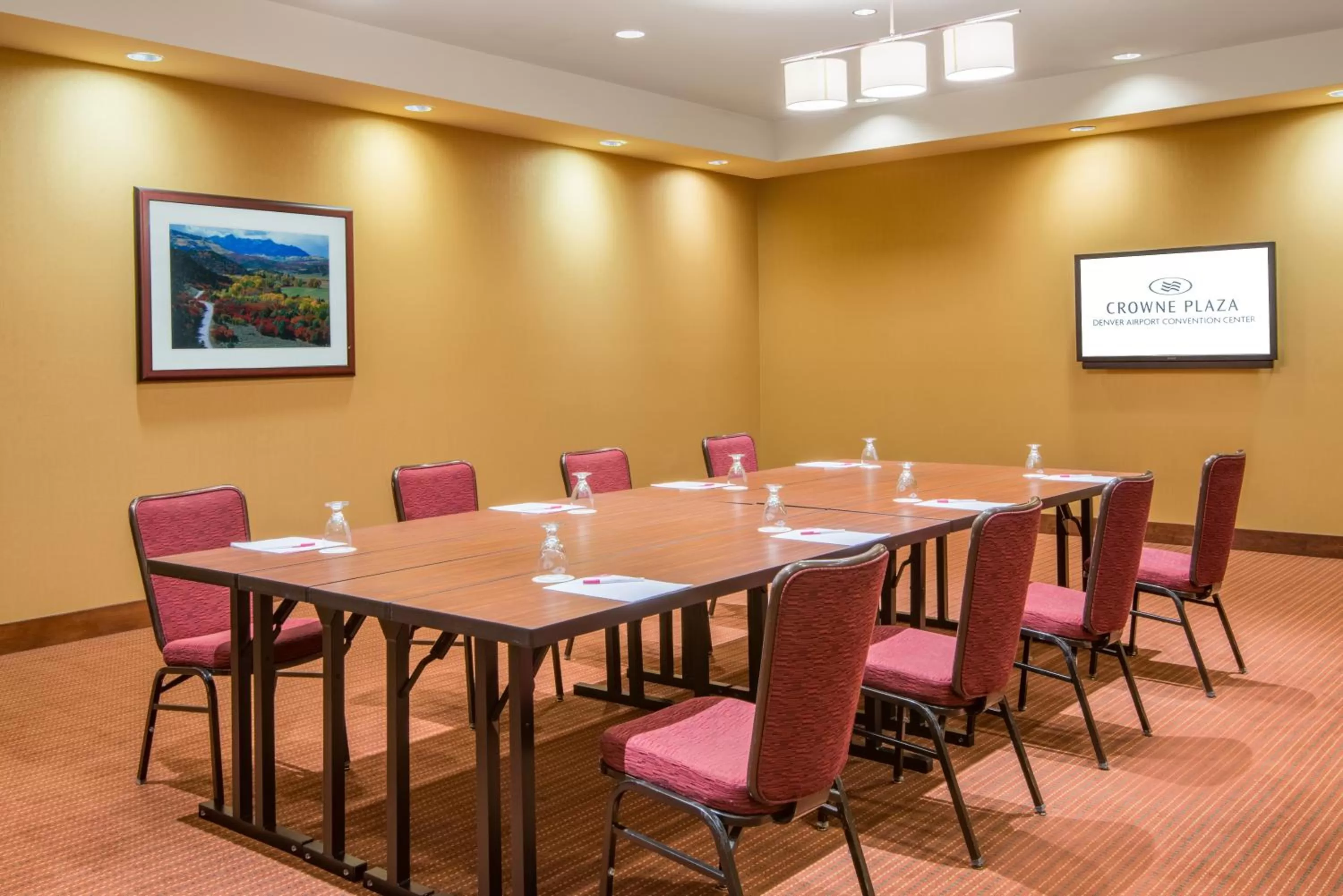 Meeting/conference room in Crowne Plaza Denver International Airport, an IHG Hotel