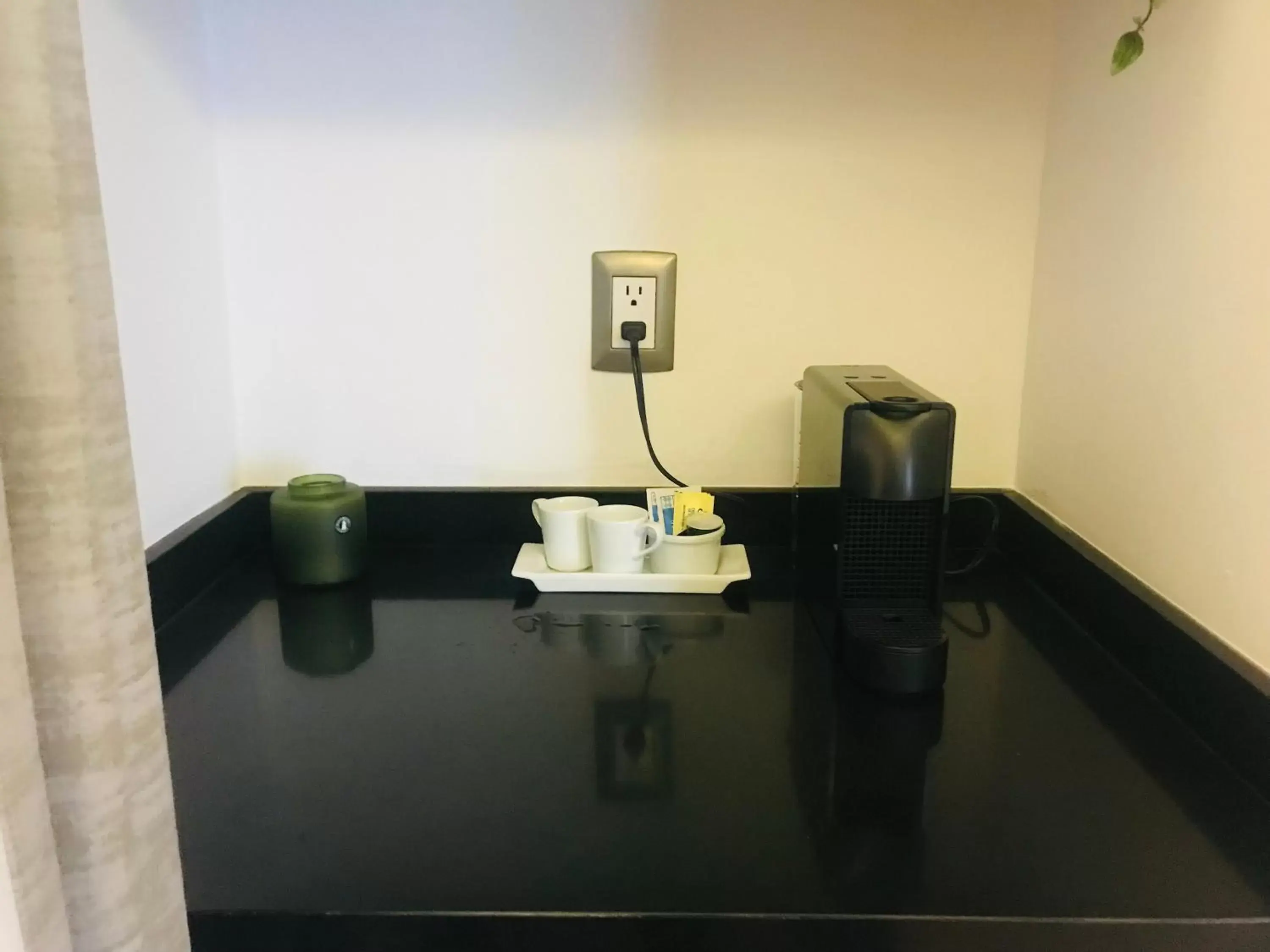 Coffee/tea facilities, Bathroom in Casa Castillo