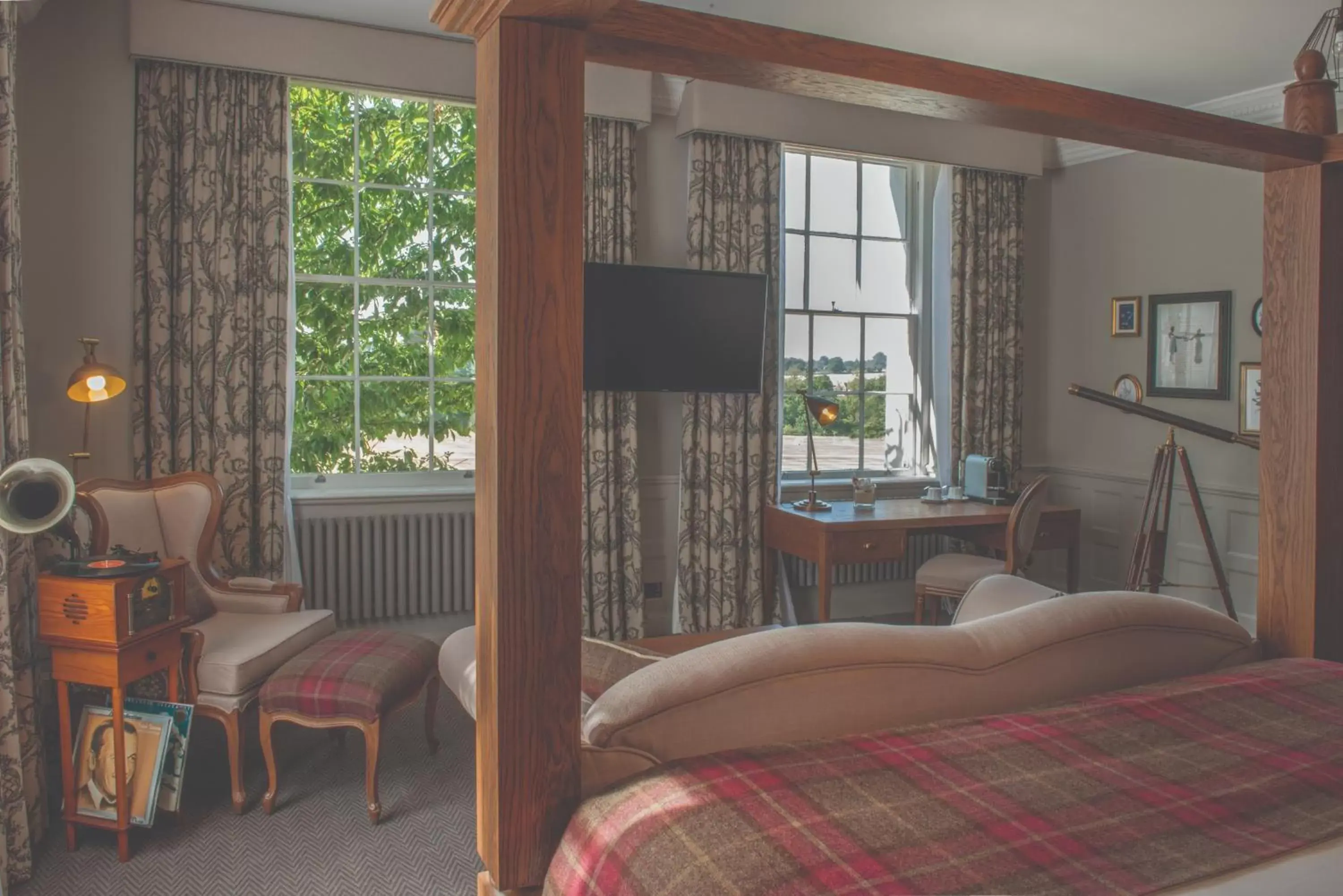 Bedroom, Seating Area in De Vere Wokefield Estate