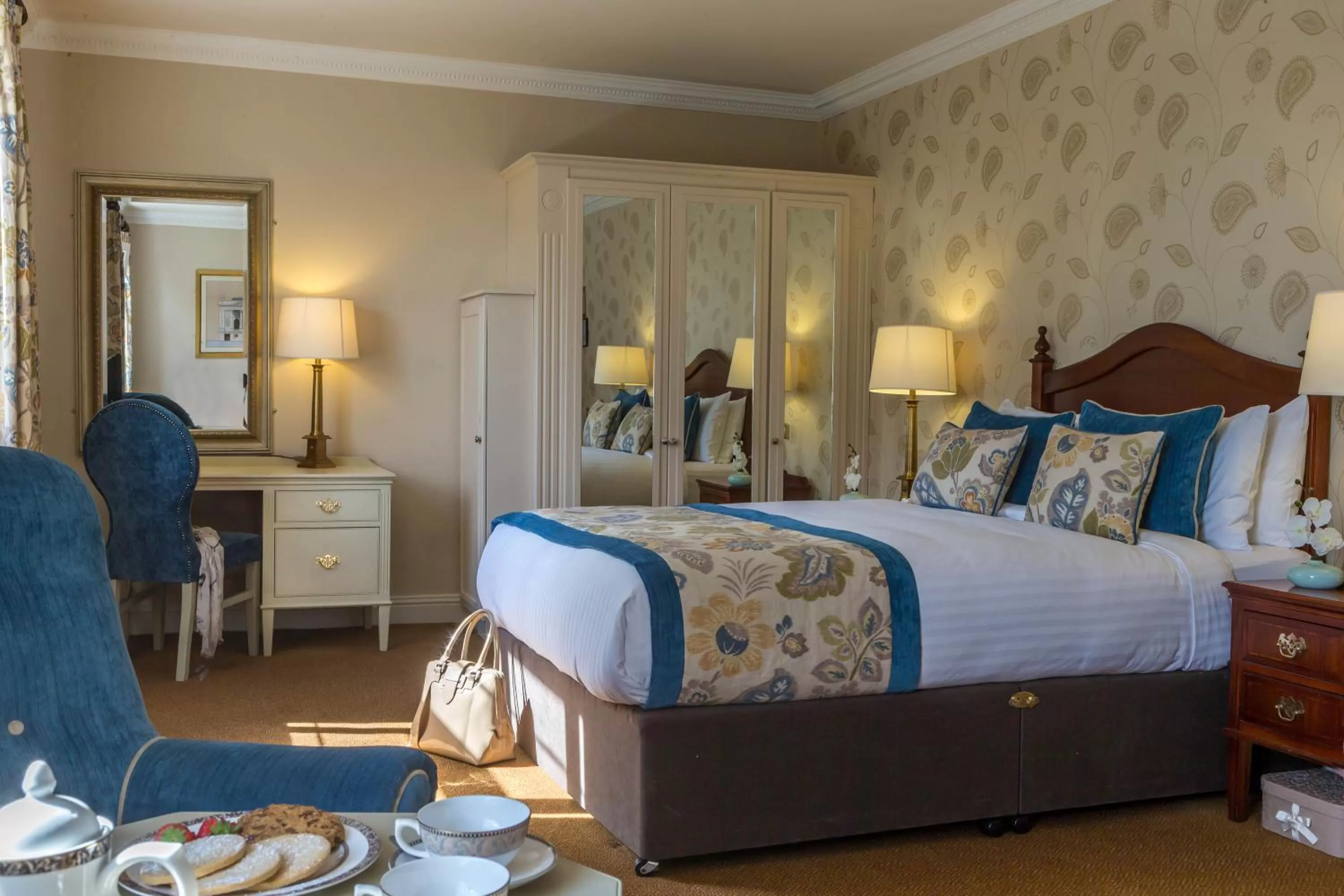 Photo of the whole room, Bed in Old Ground Hotel