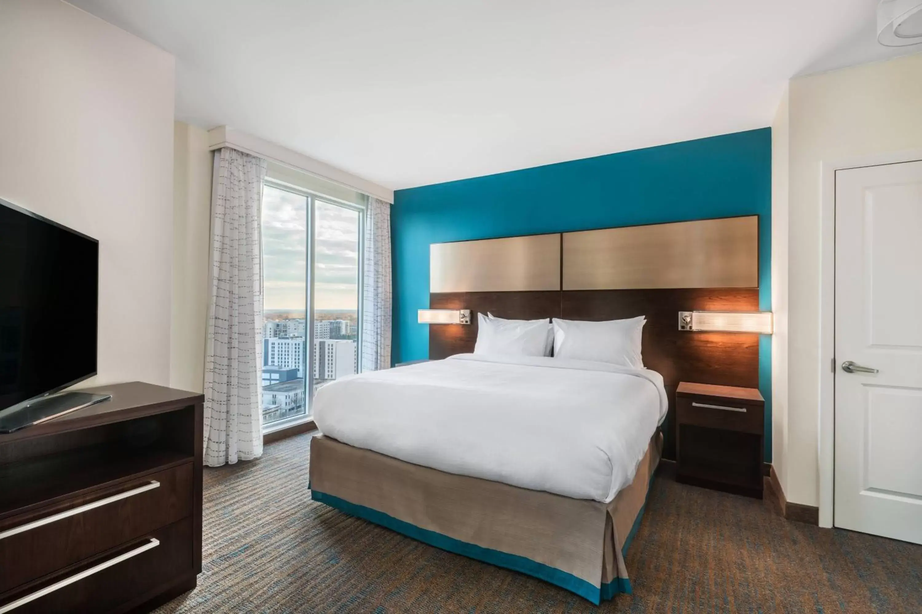 Photo of the whole room, Bed in Residence Inn by Marriott Charlotte City Center