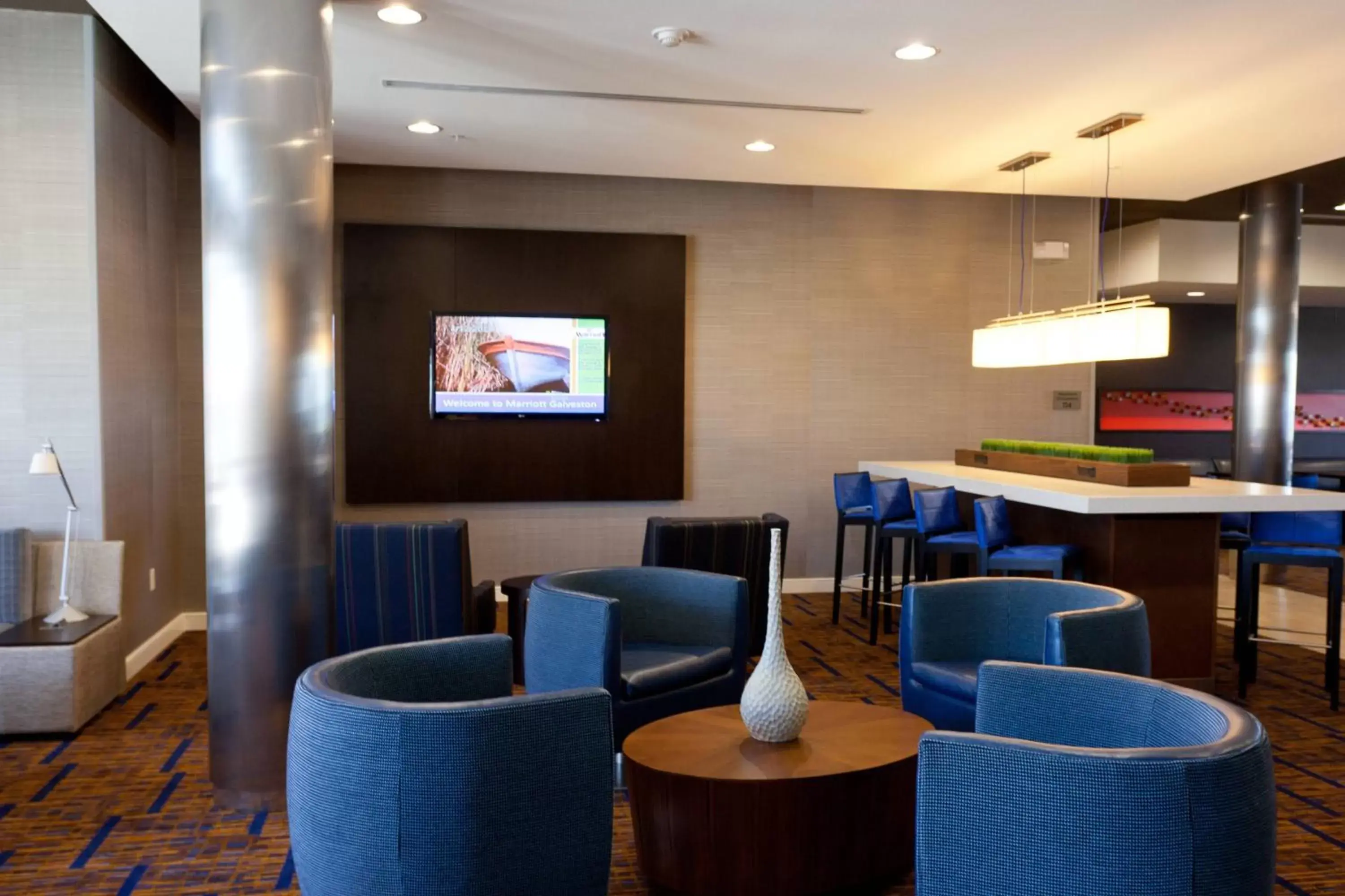Lobby or reception, Lounge/Bar in Courtyard by Marriott Galveston Island