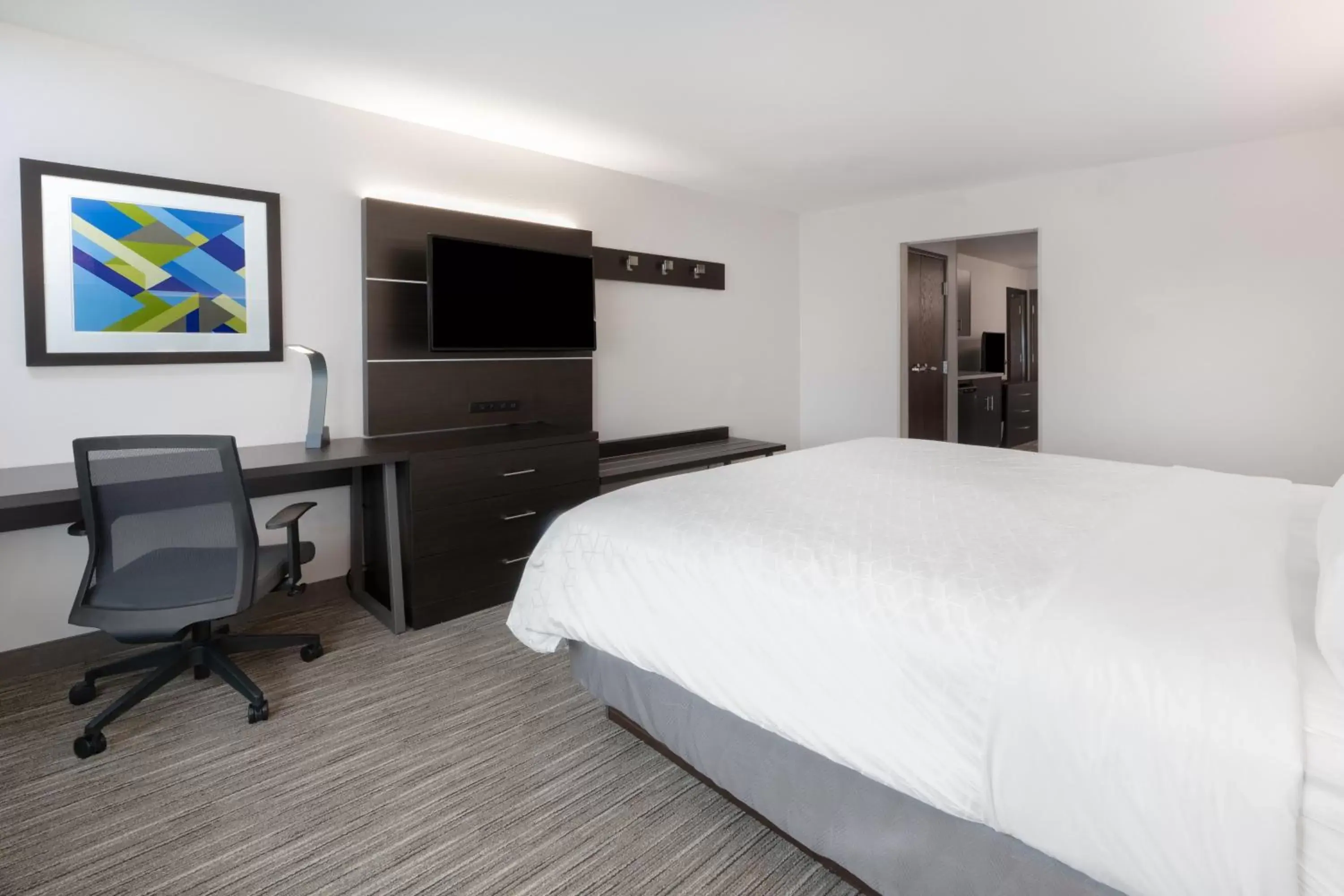 Photo of the whole room, Bed in Holiday Inn Express & Suites Trinidad by IHG Photo of the whole room, Bed in Holiday Inn Express & Suites Trinidad by IHG