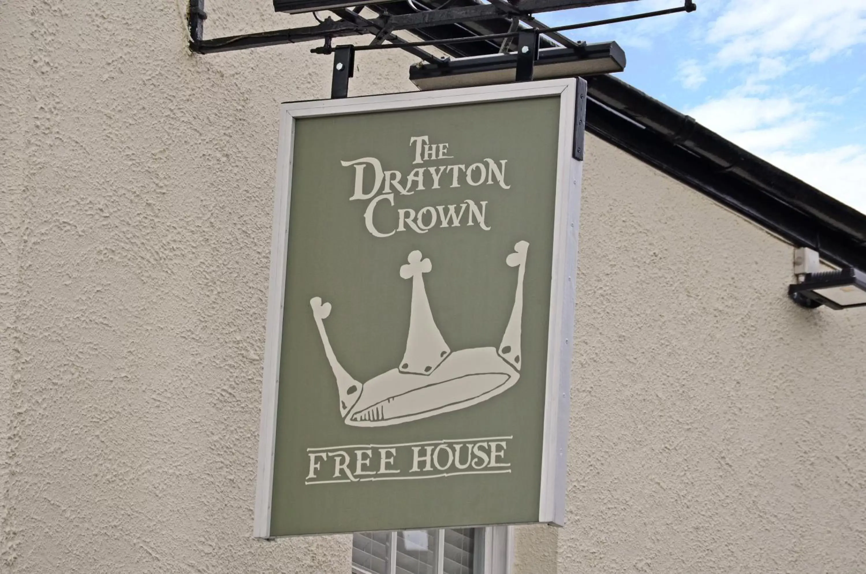 Property Logo/Sign in The Drayton Crown