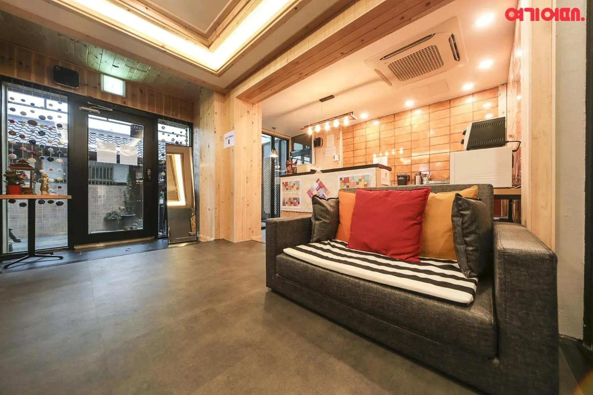 Lobby/Reception in Insadong R Guesthouse