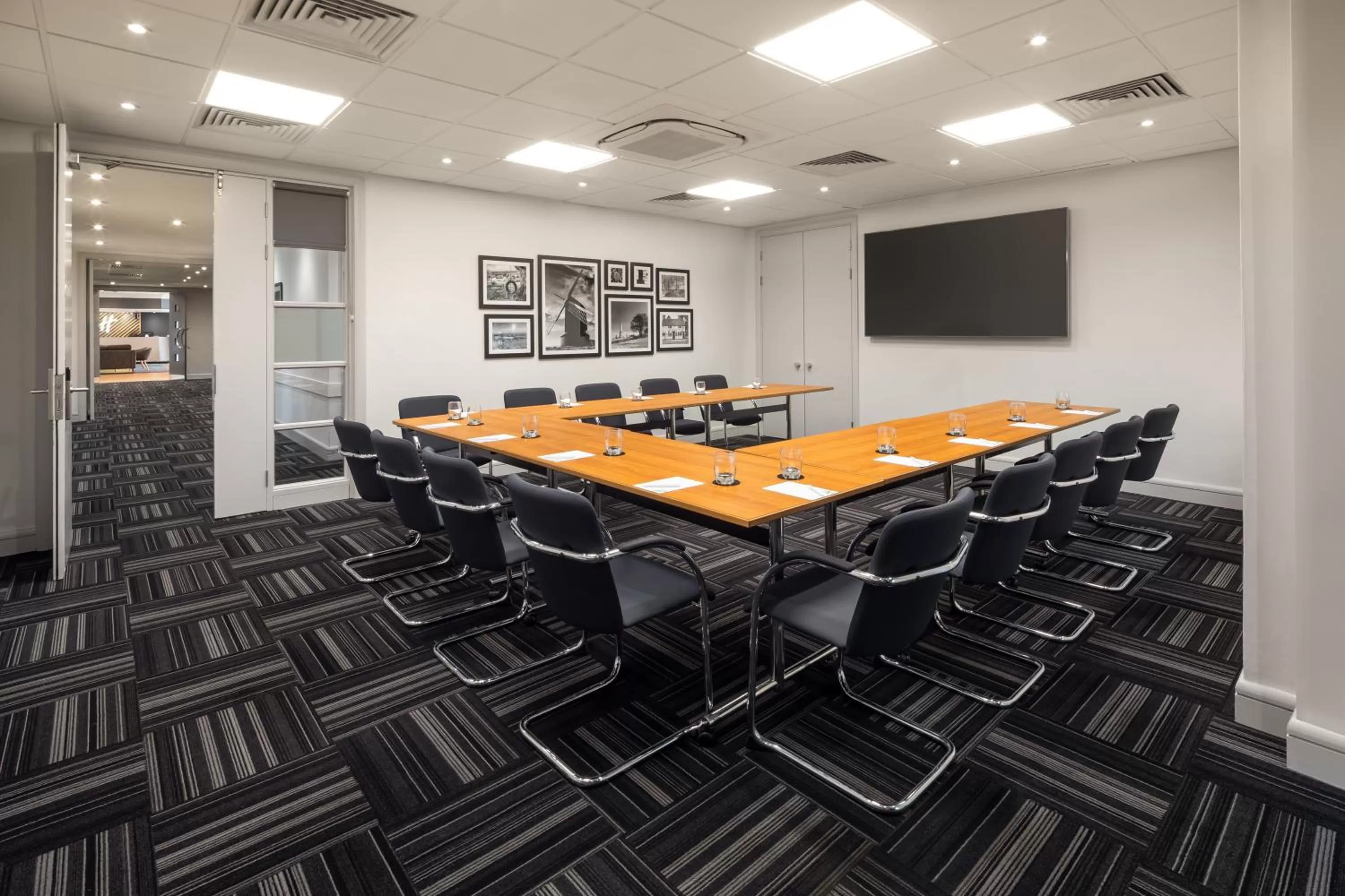 Business facilities in Holiday Inn Aylesbury by IHG