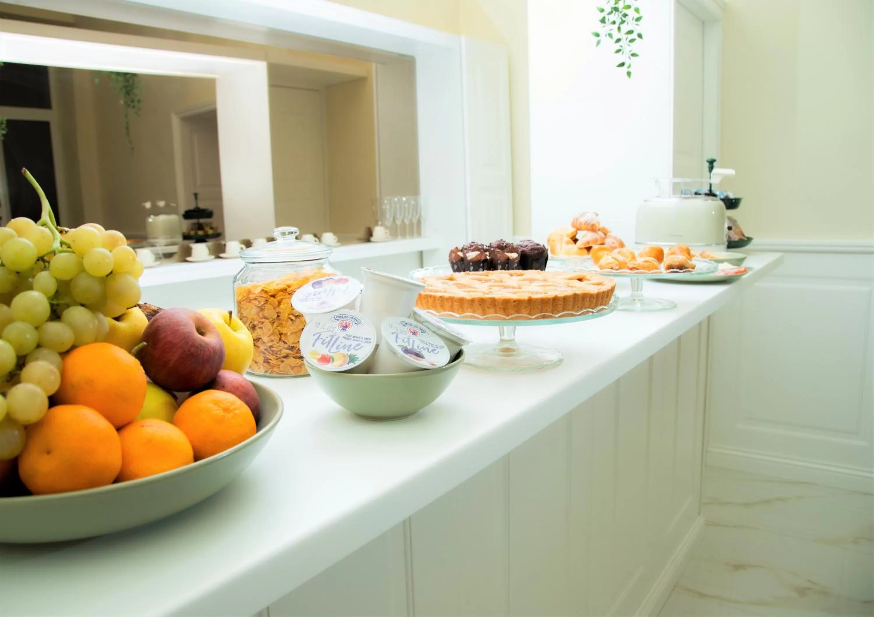 Breakfast, Food in Gentile Suite