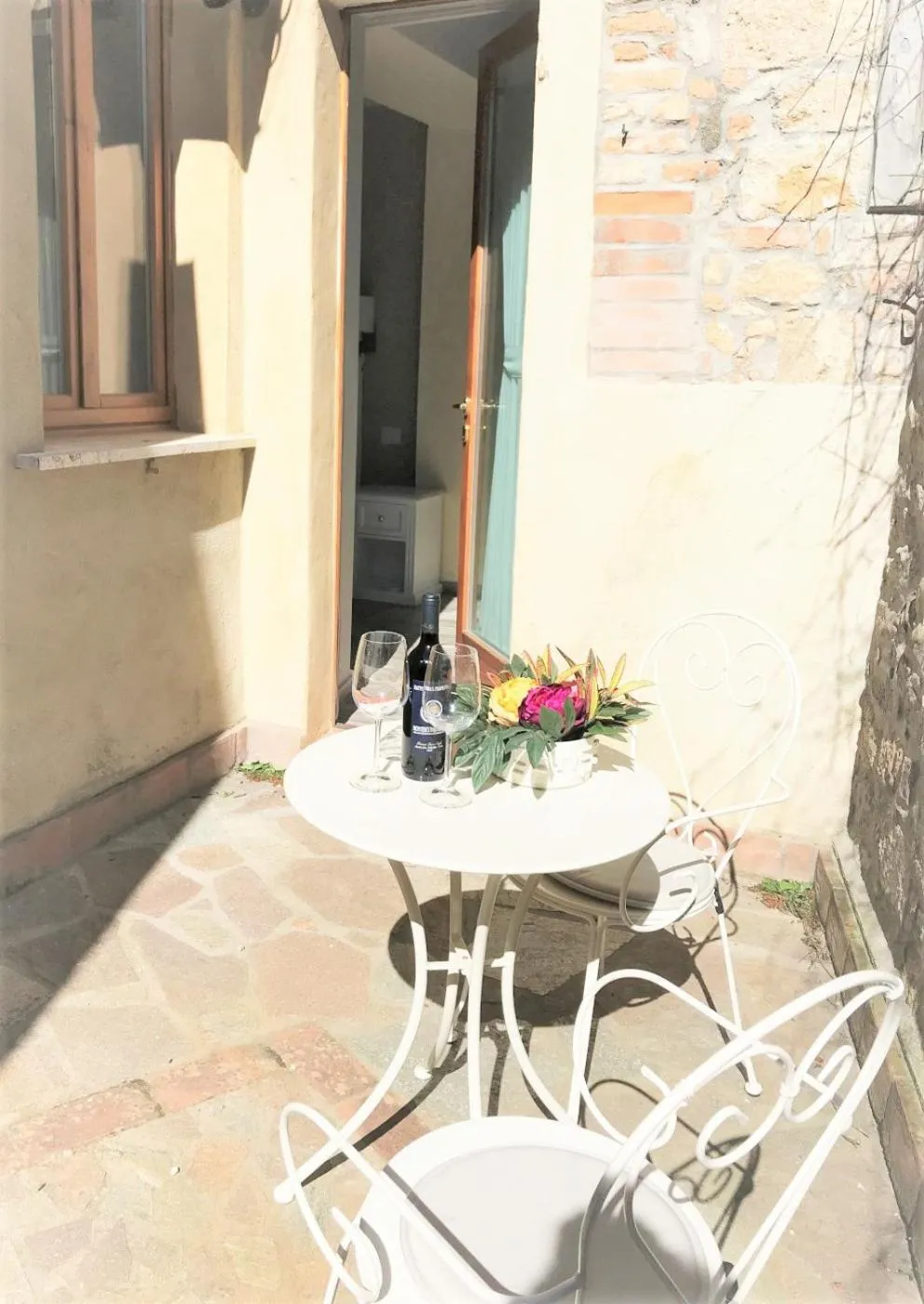 Patio in Hotel Volterra In Superior