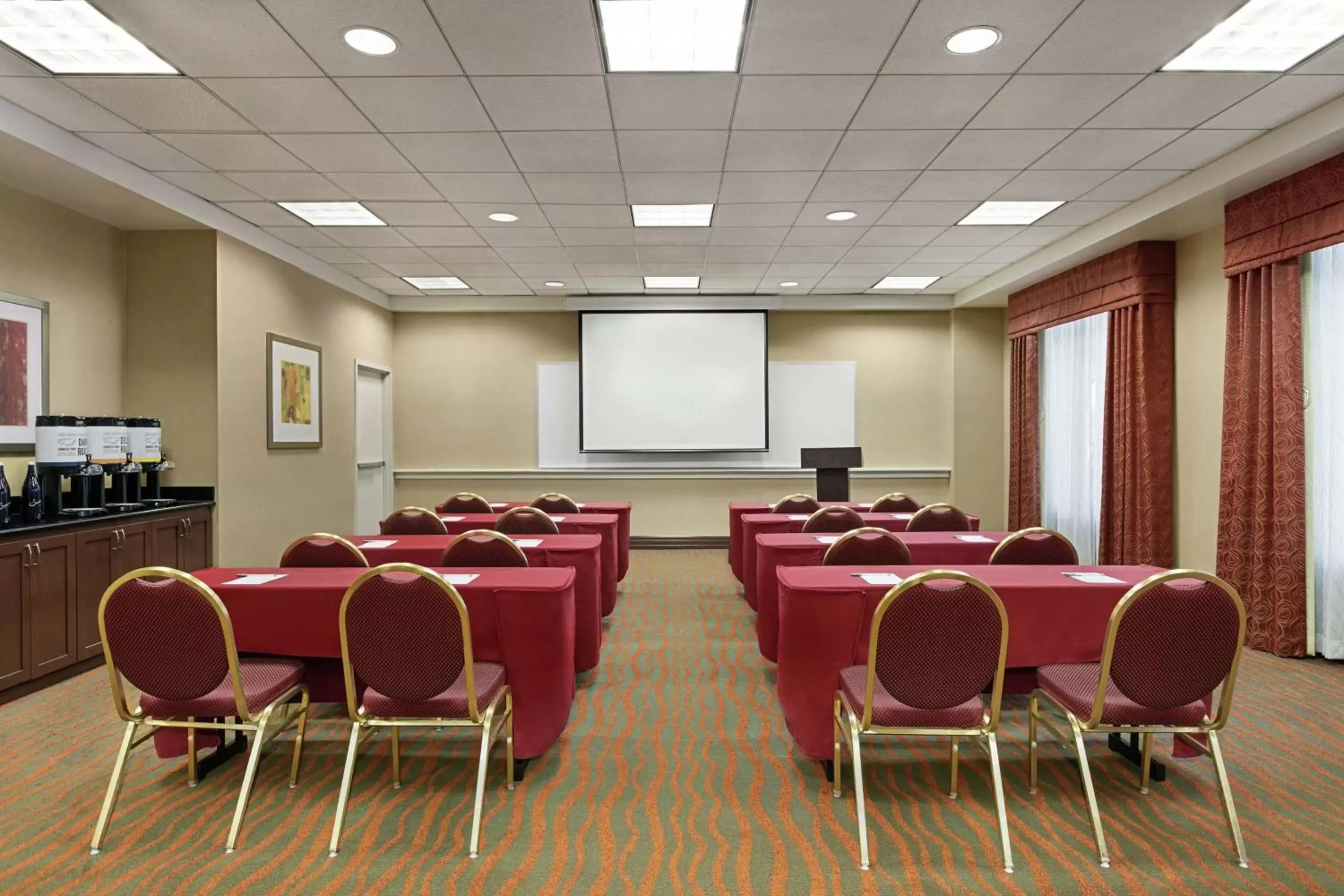 Meeting/conference room in Hampton Inn Washington-Dulles International Airport South