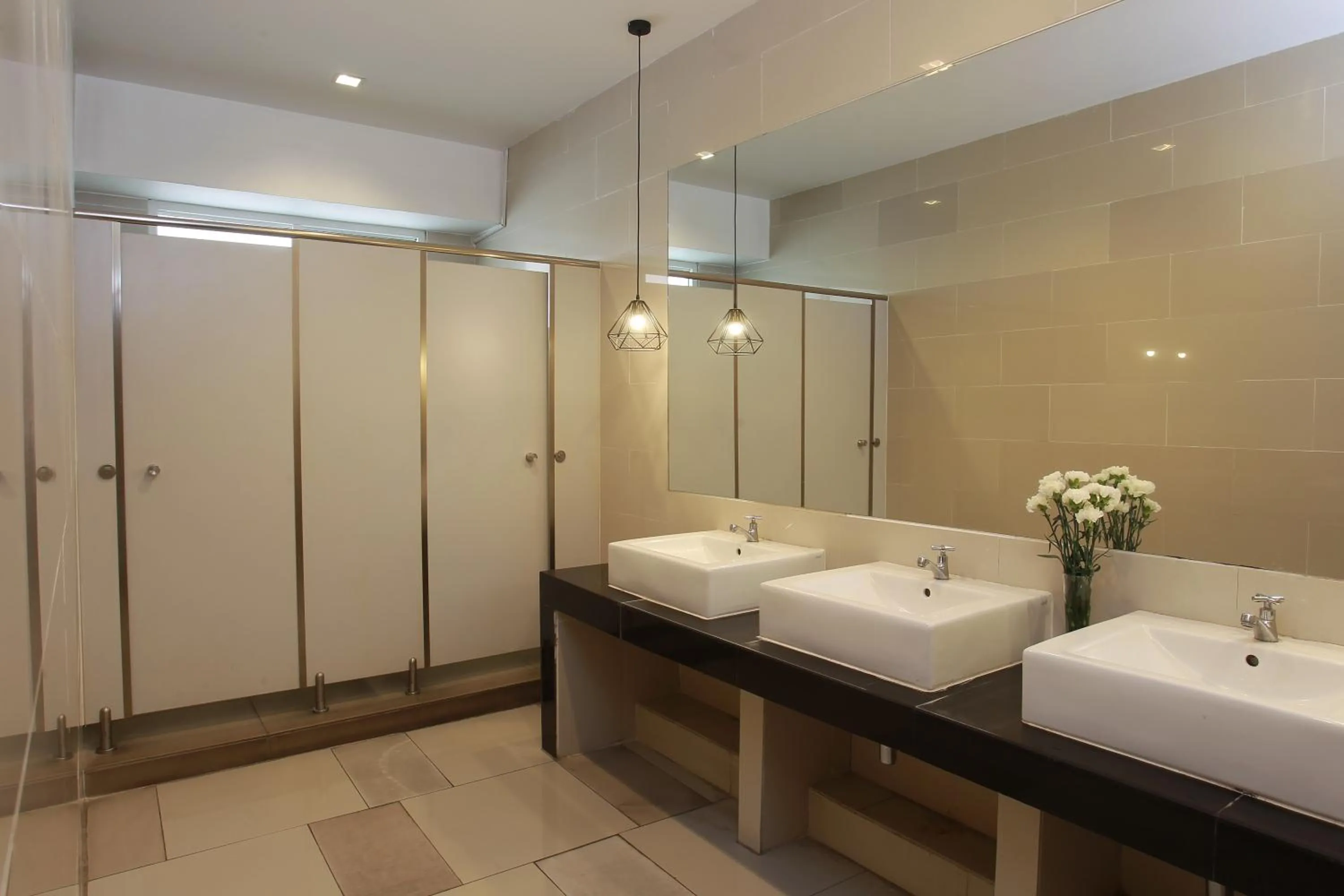 Bathroom in Lee Garden Bangkok