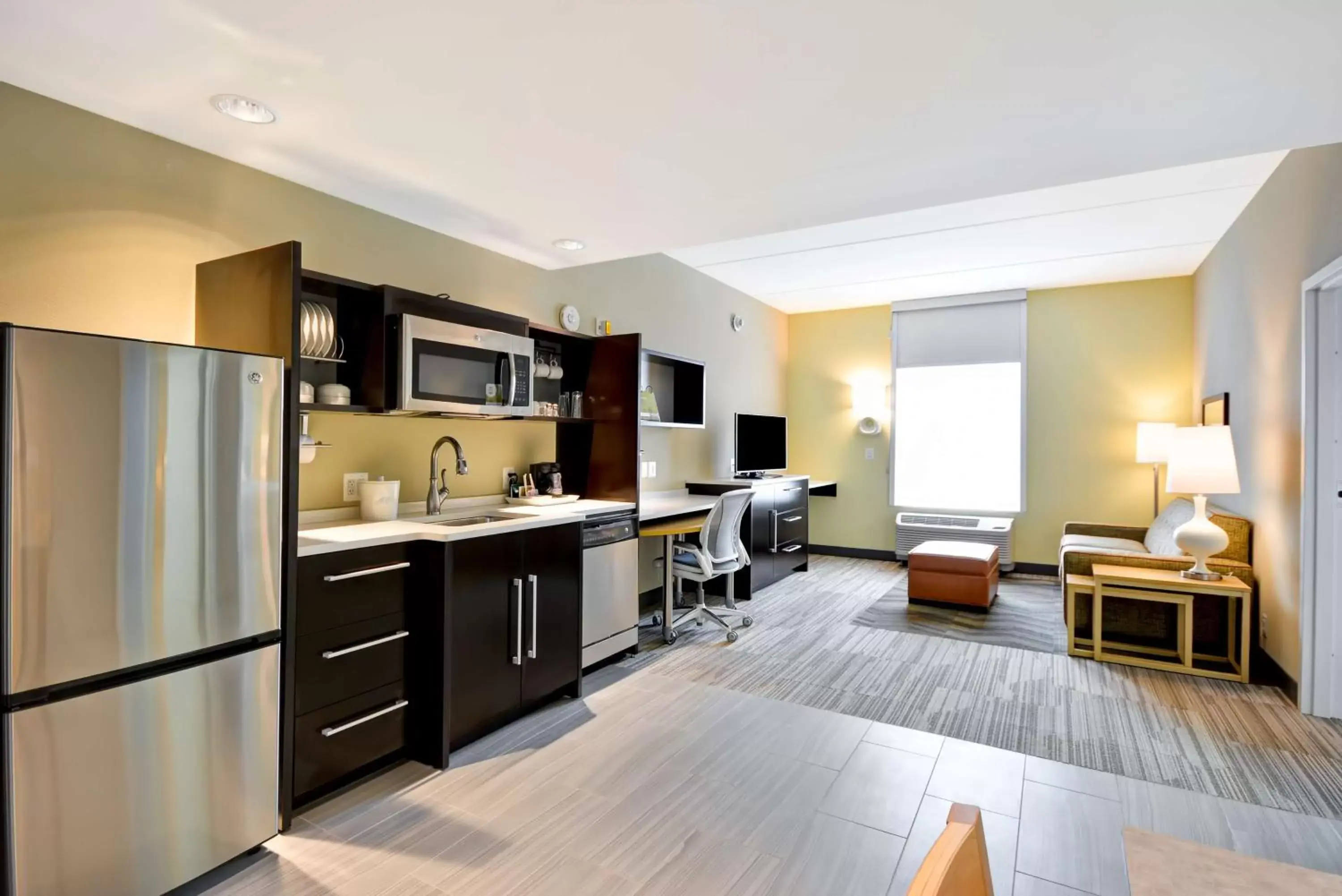 Bedroom, Kitchen/Kitchenette in Home2 Suites By Hilton Charles Town