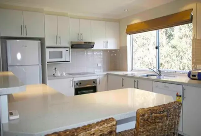 Day, Kitchen/Kitchenette in Waterview Luxury Apartments