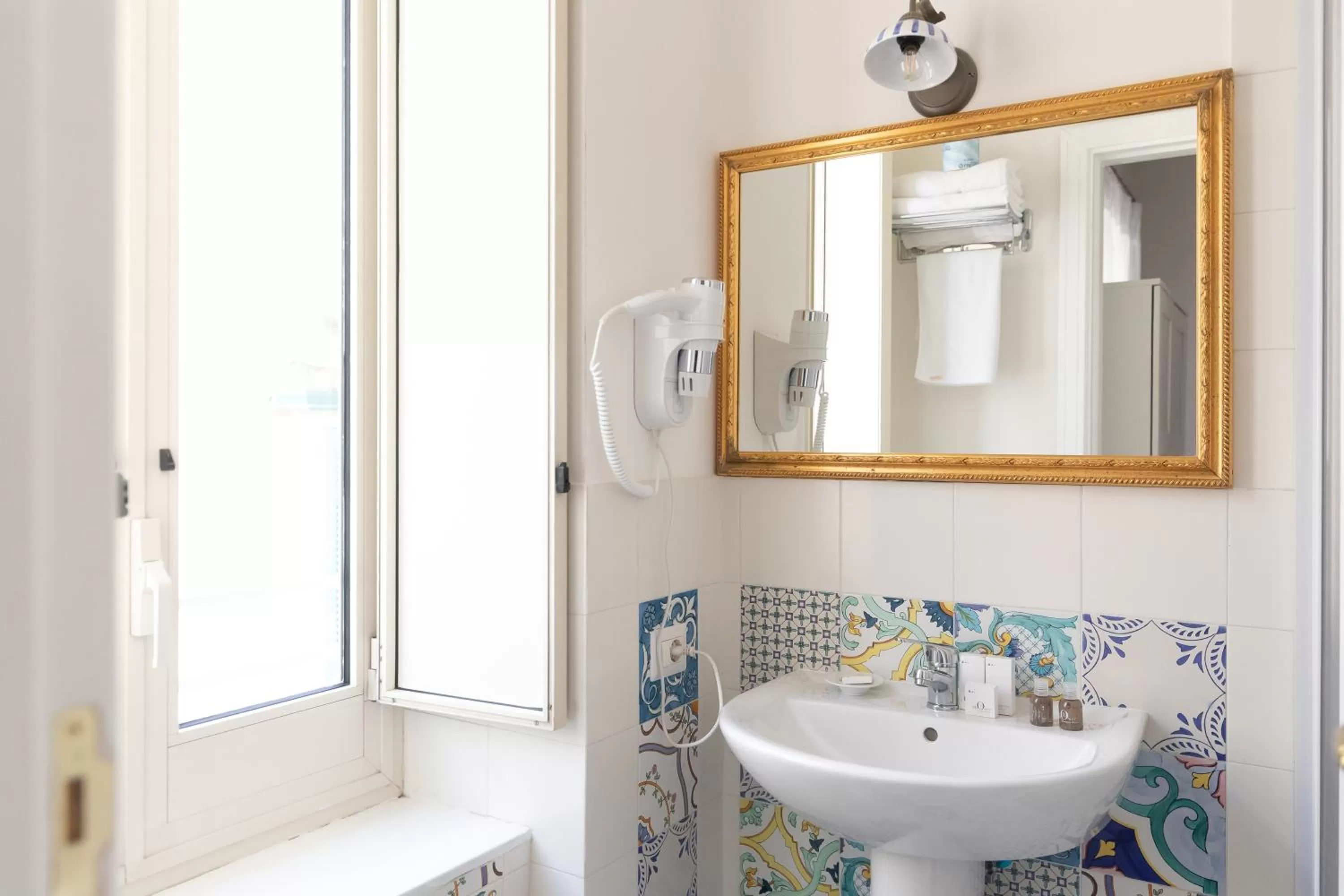 Bathroom in EFFE SUITES