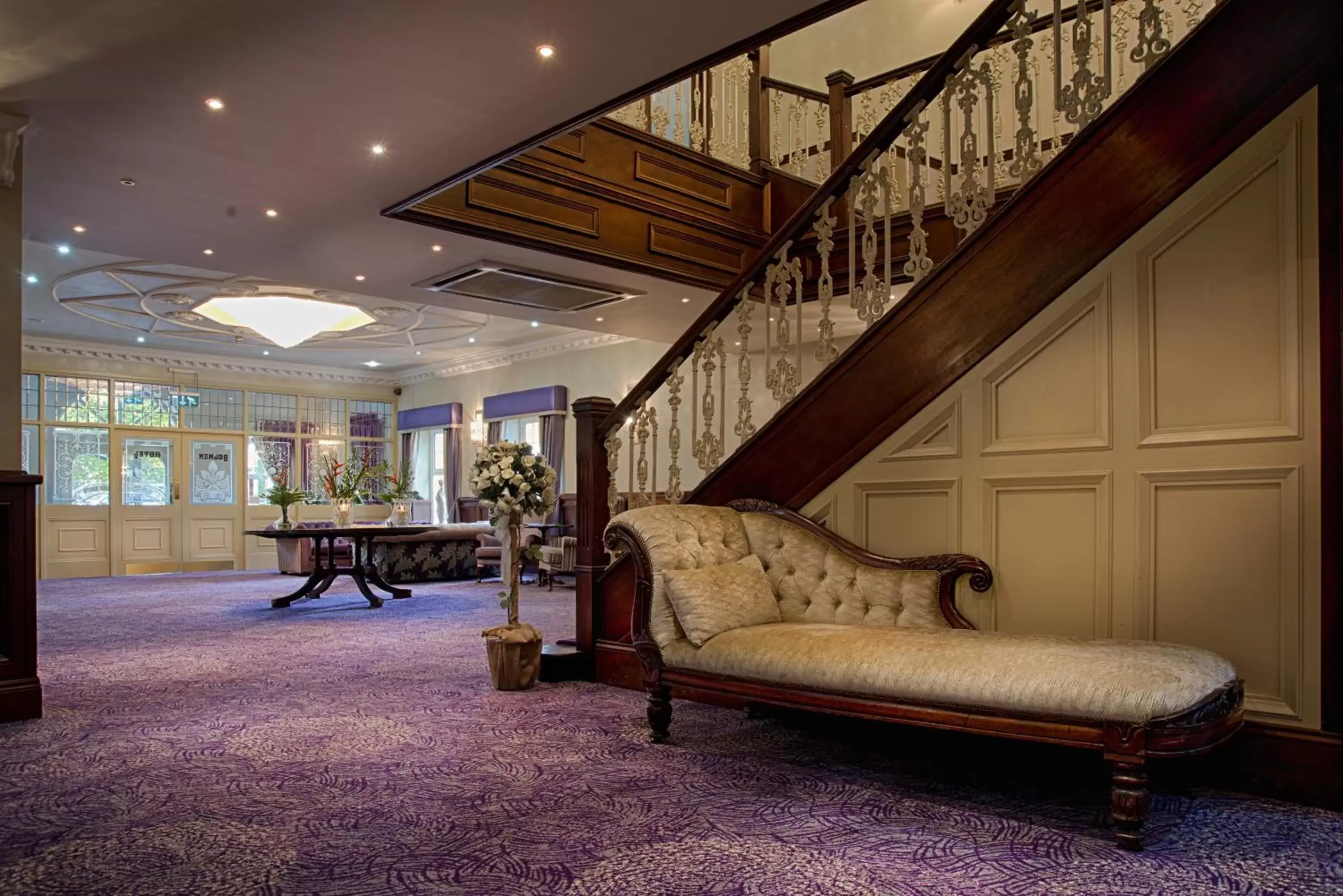 Lobby or reception in Woodford Dolmen Hotel Carlow