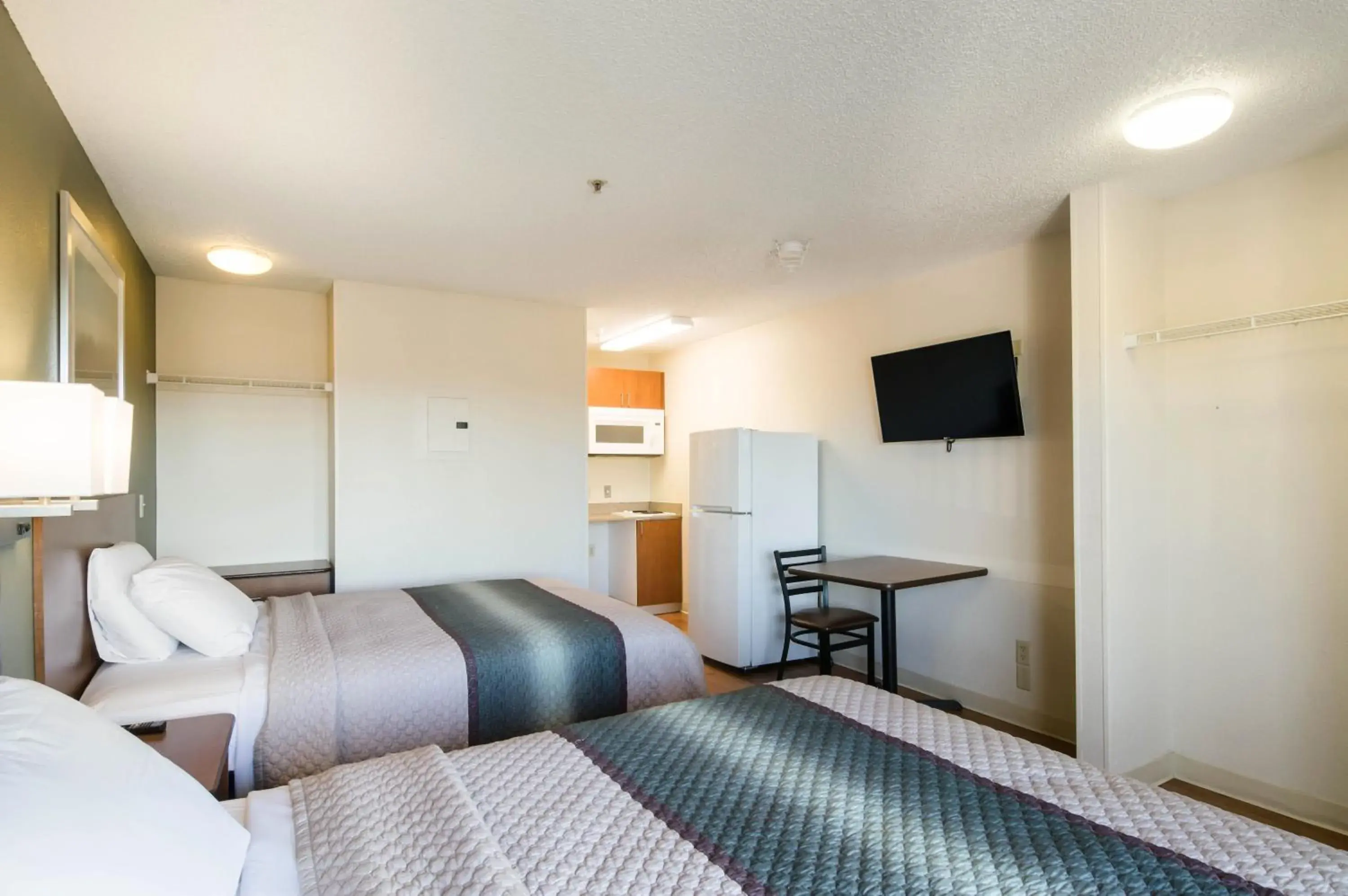 Photo of the whole room, Bed in HomeTowne Studios by Red Roof Denver - Thornton Photo of the whole room, Bed in HomeTowne Studios by Red Roof Denver - Thornton