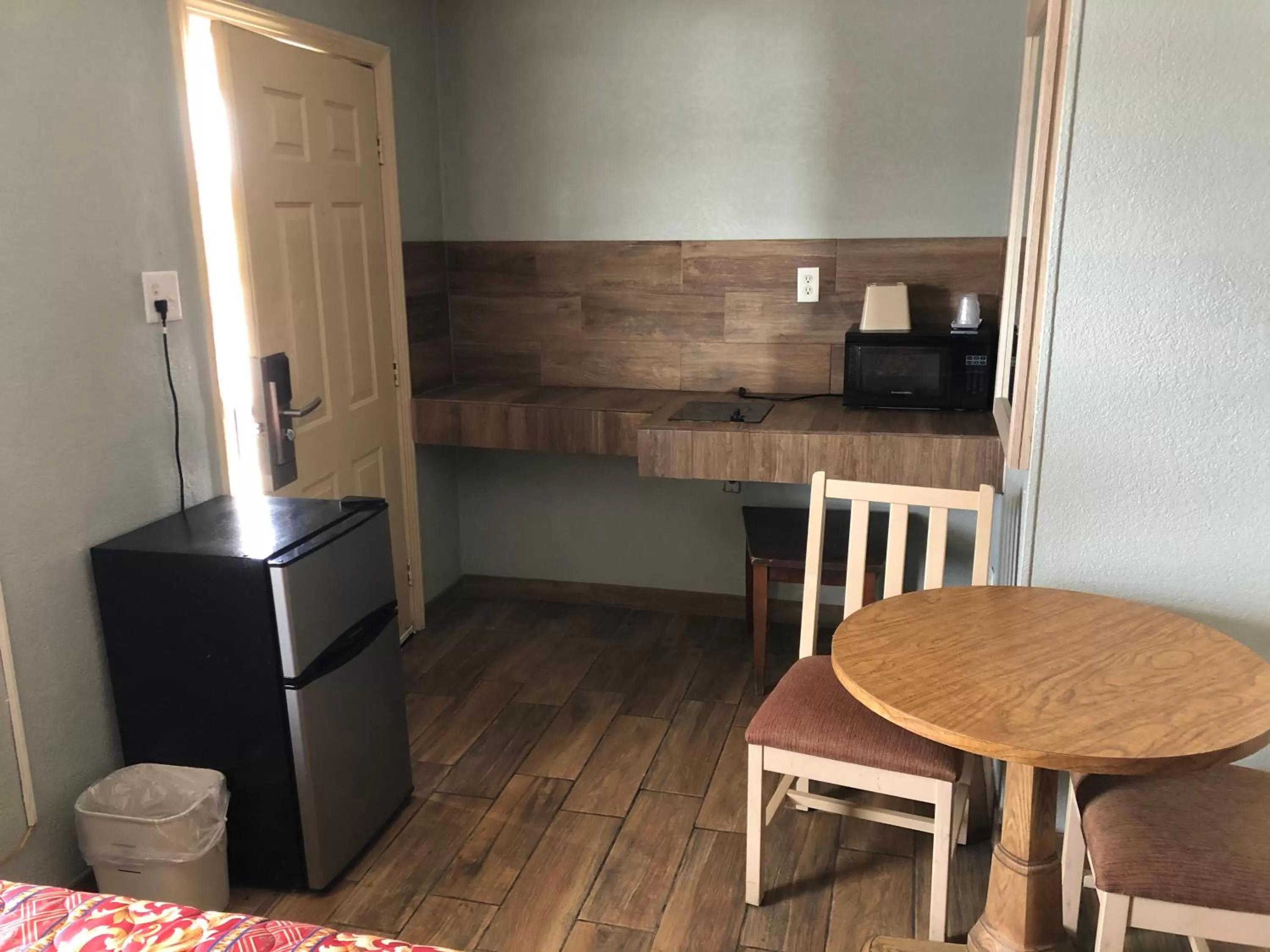 Kitchen or kitchenette in Budget inn