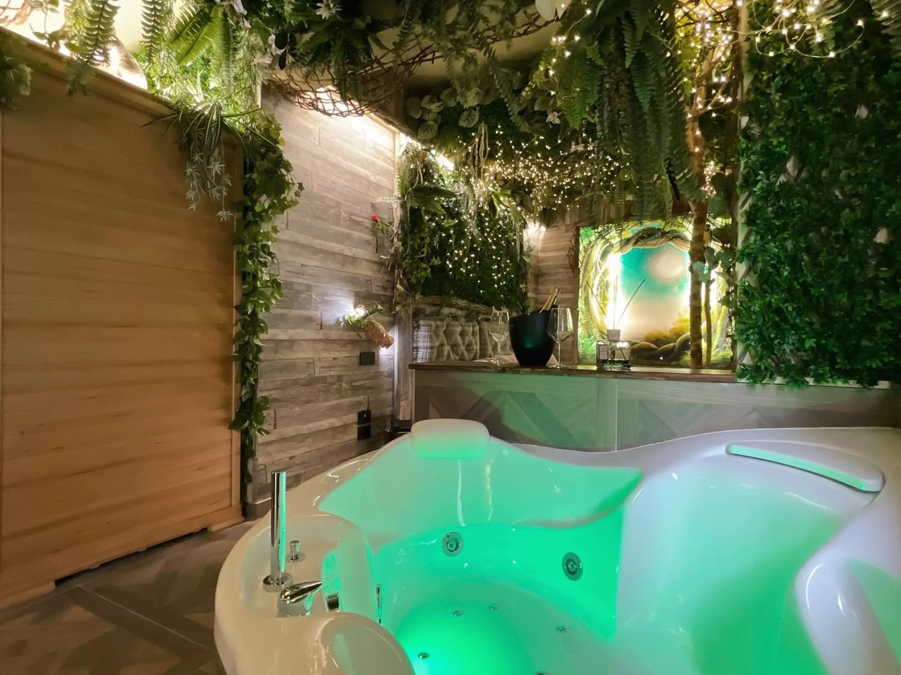 Hot Tub, Swimming Pool in Suite Dreams Montecatini