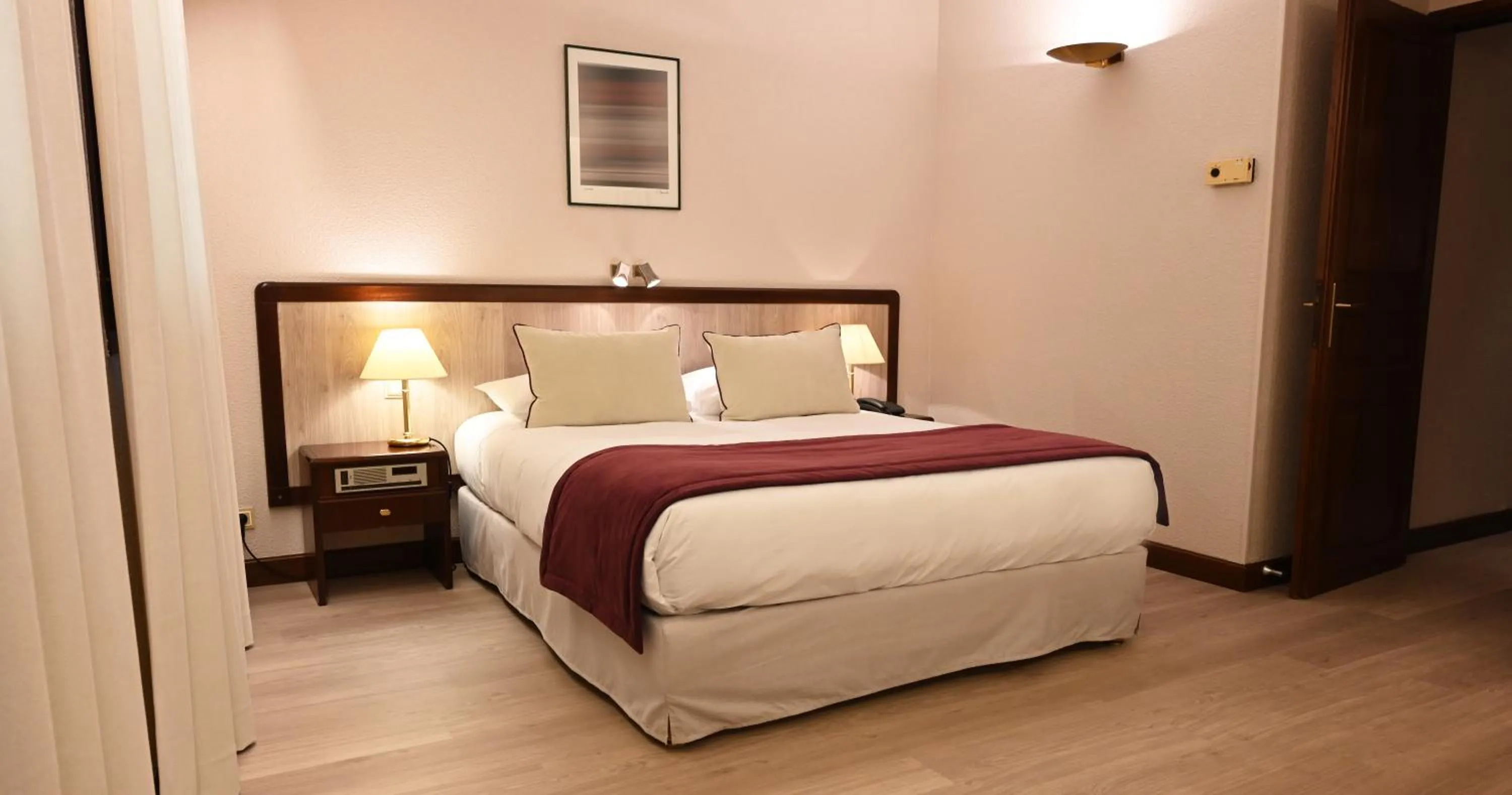 Bed in Hôtel Le Rempart