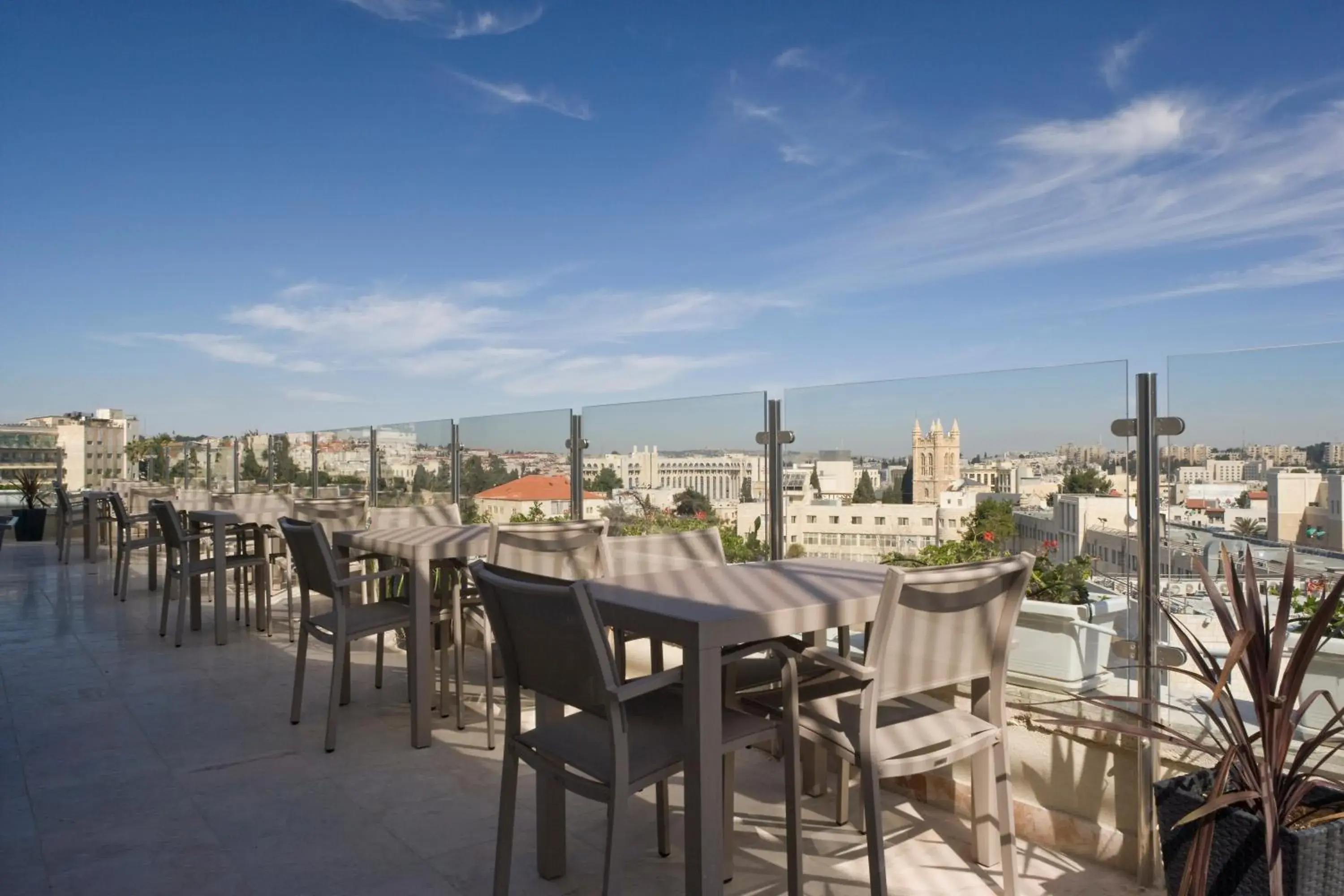 Balcony/Terrace, Restaurant/Places to Eat in St. George Hotel