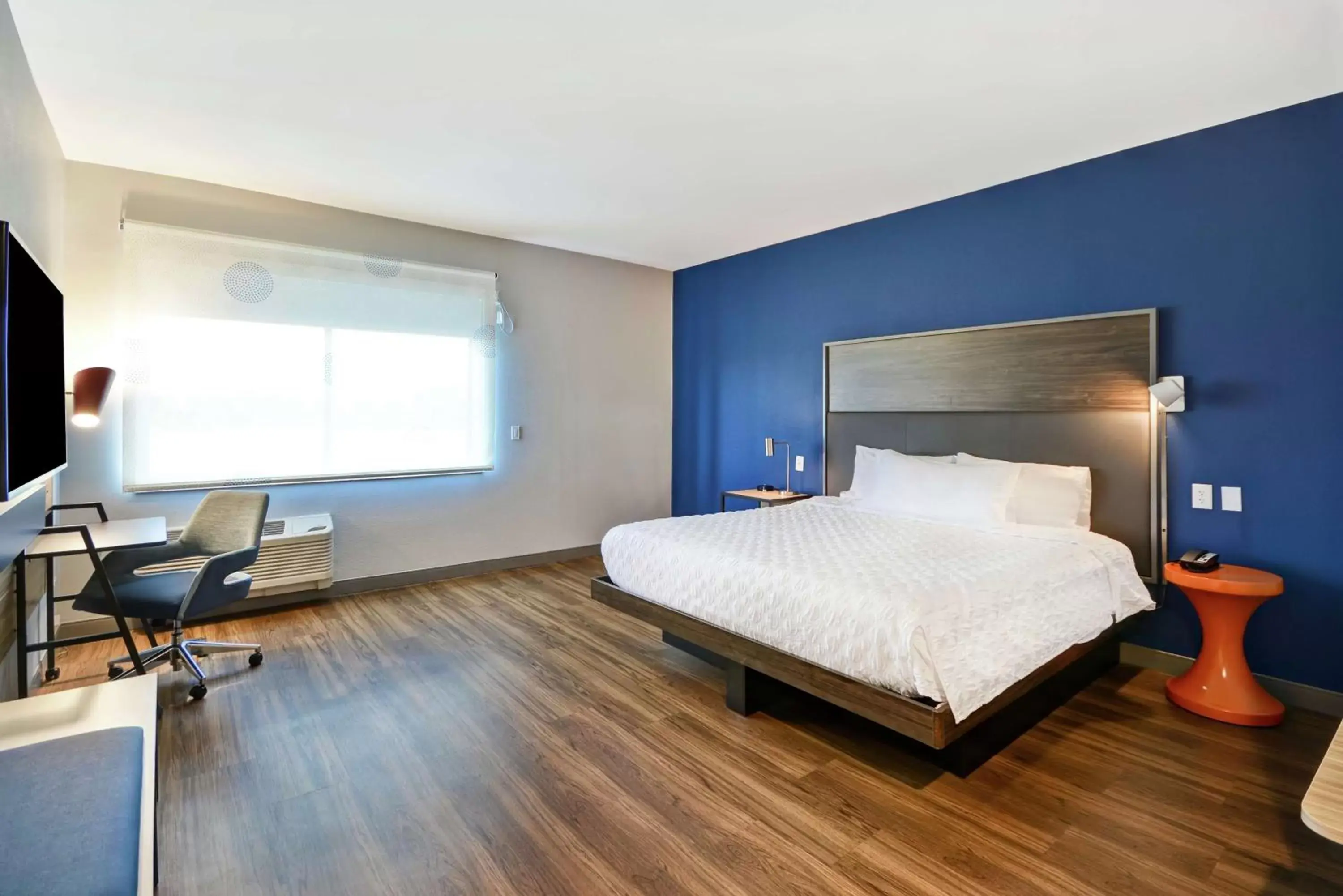 Bedroom, Bed in Tru By Hilton Huber Heights Dayton Bedroom, Bed in Tru By Hilton Huber Heights Dayton