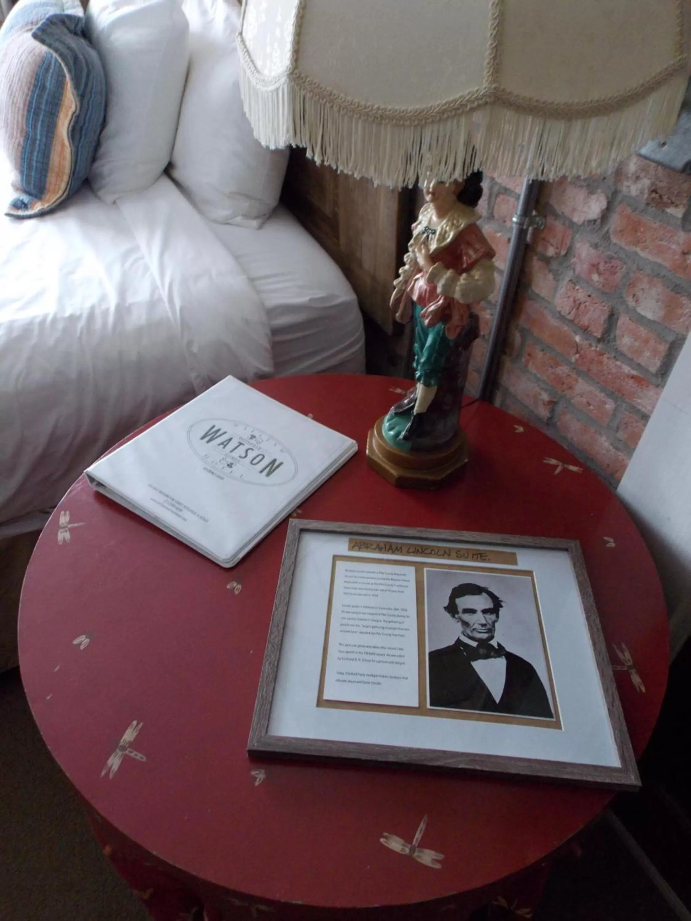 Bedroom in William Watson Hotel