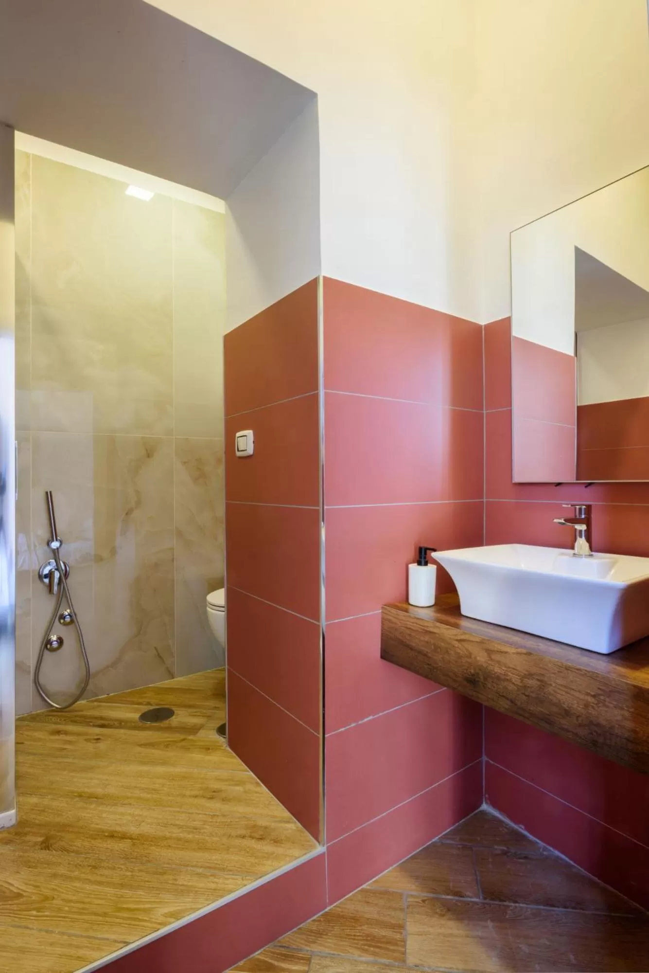 Bathroom in Domus Angioina