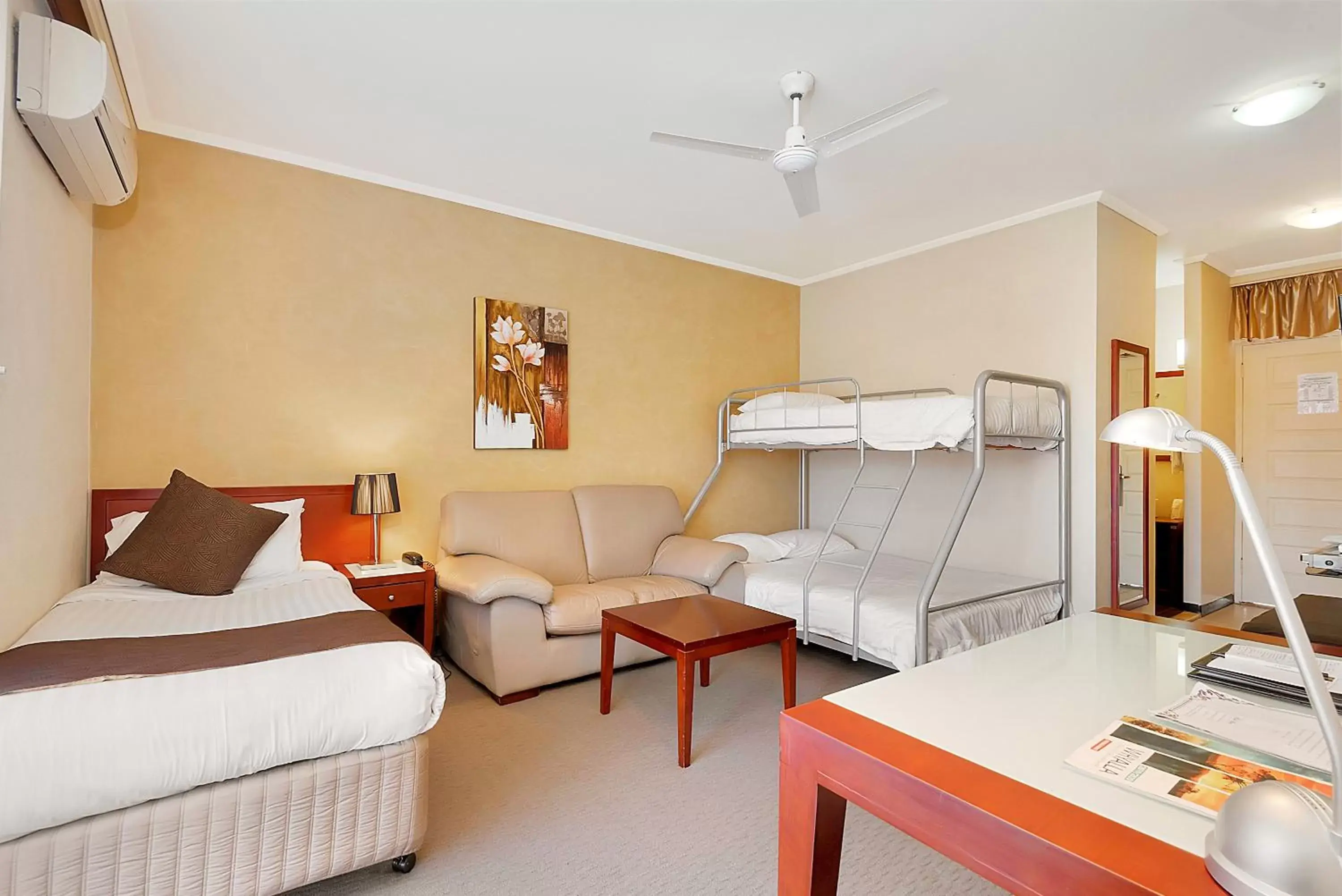 Bedroom in Comfort Inn Whyalla