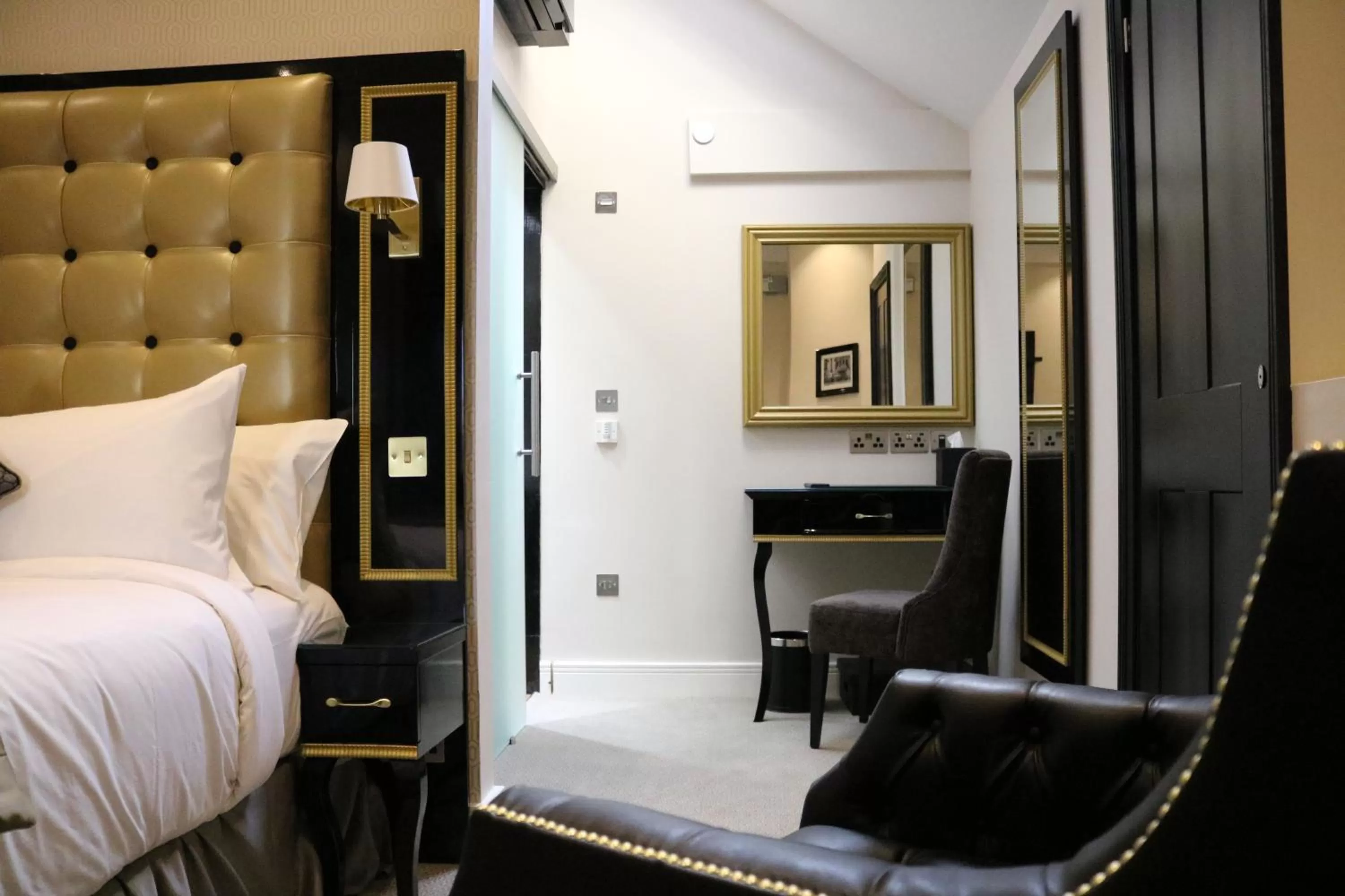 Bed in Museum Residence Oxford