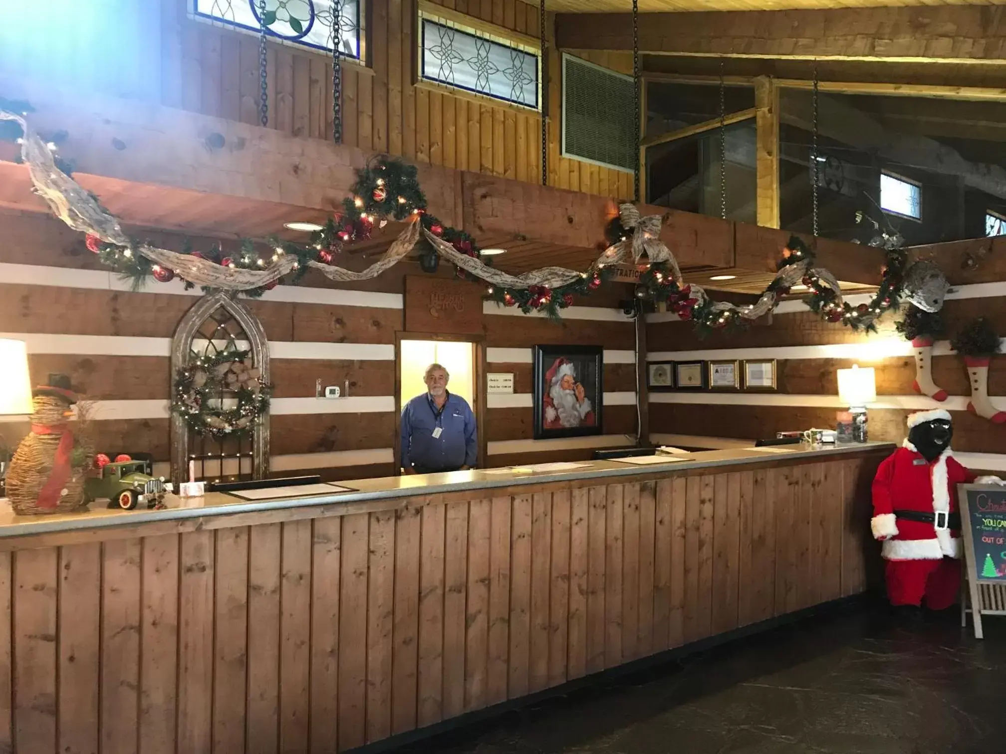 Lobby or reception in Great Smokies Inn - Cherokee