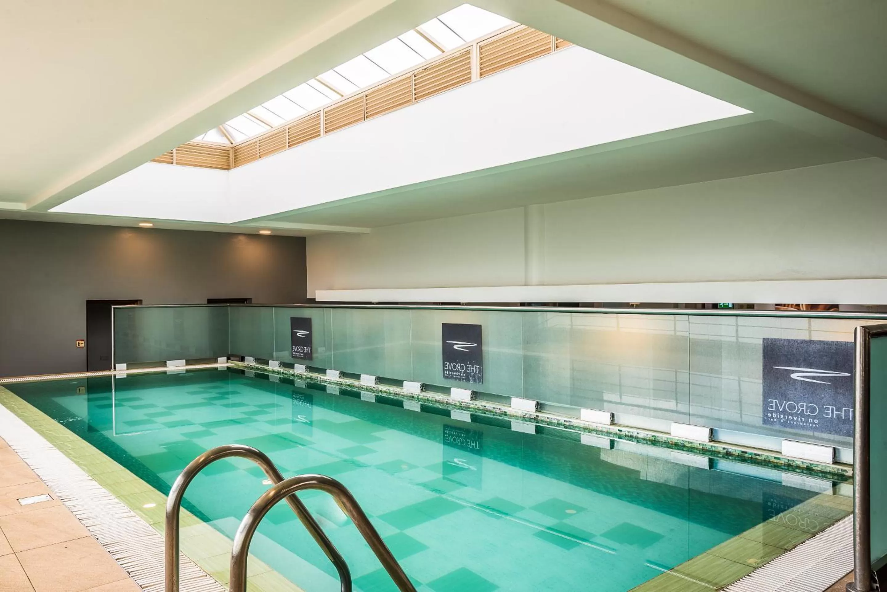 Swimming pool in Executive Residency by Best Western Nairobi