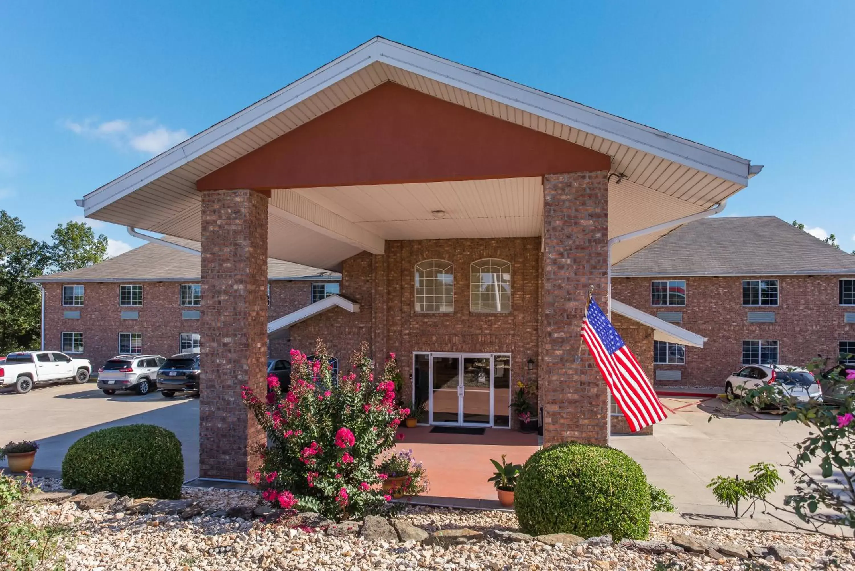 Property Building in Rodeway Inn Branson, Brick House