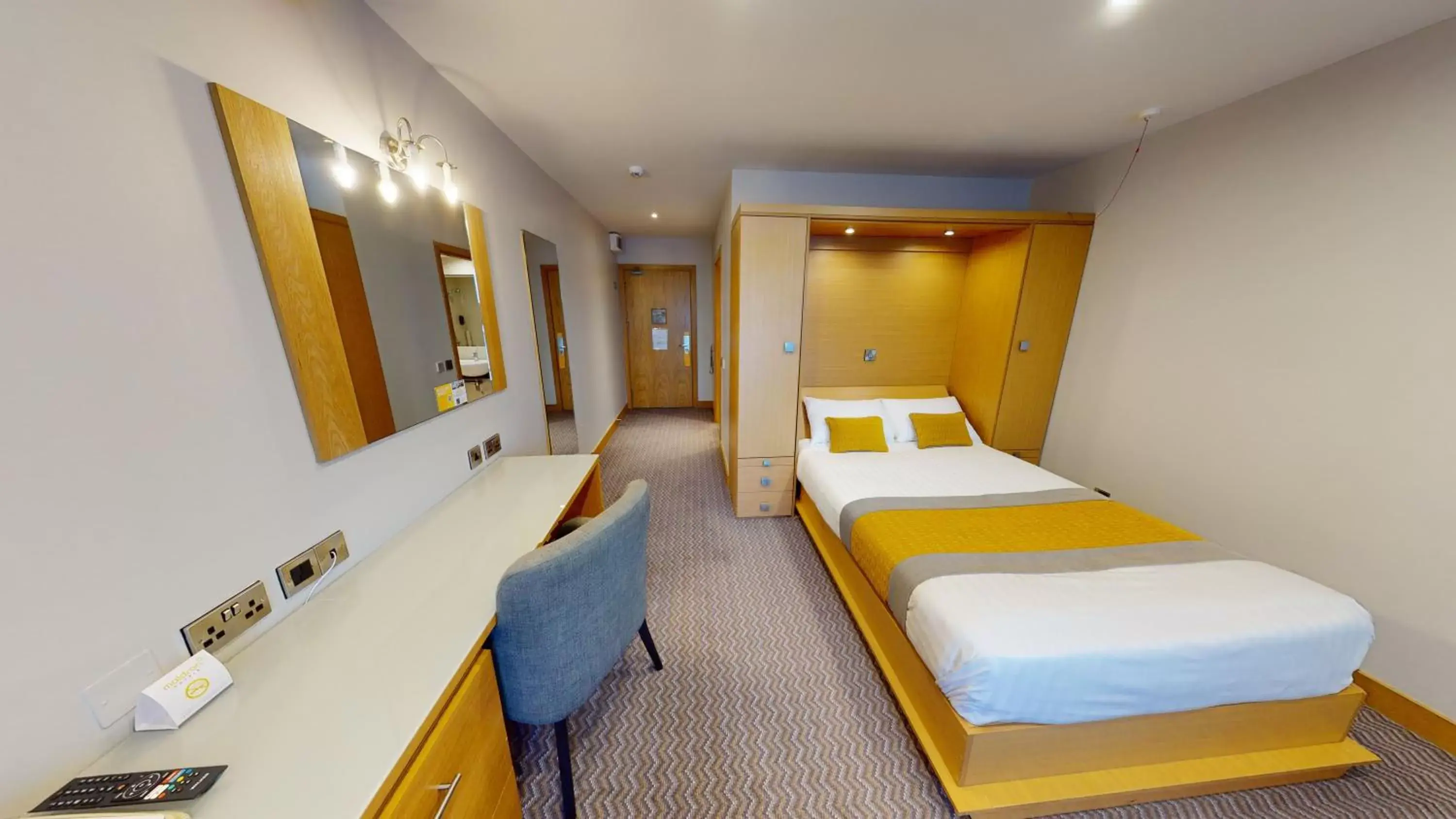 Bedroom, Bed in Maldron Hotel Portlaoise