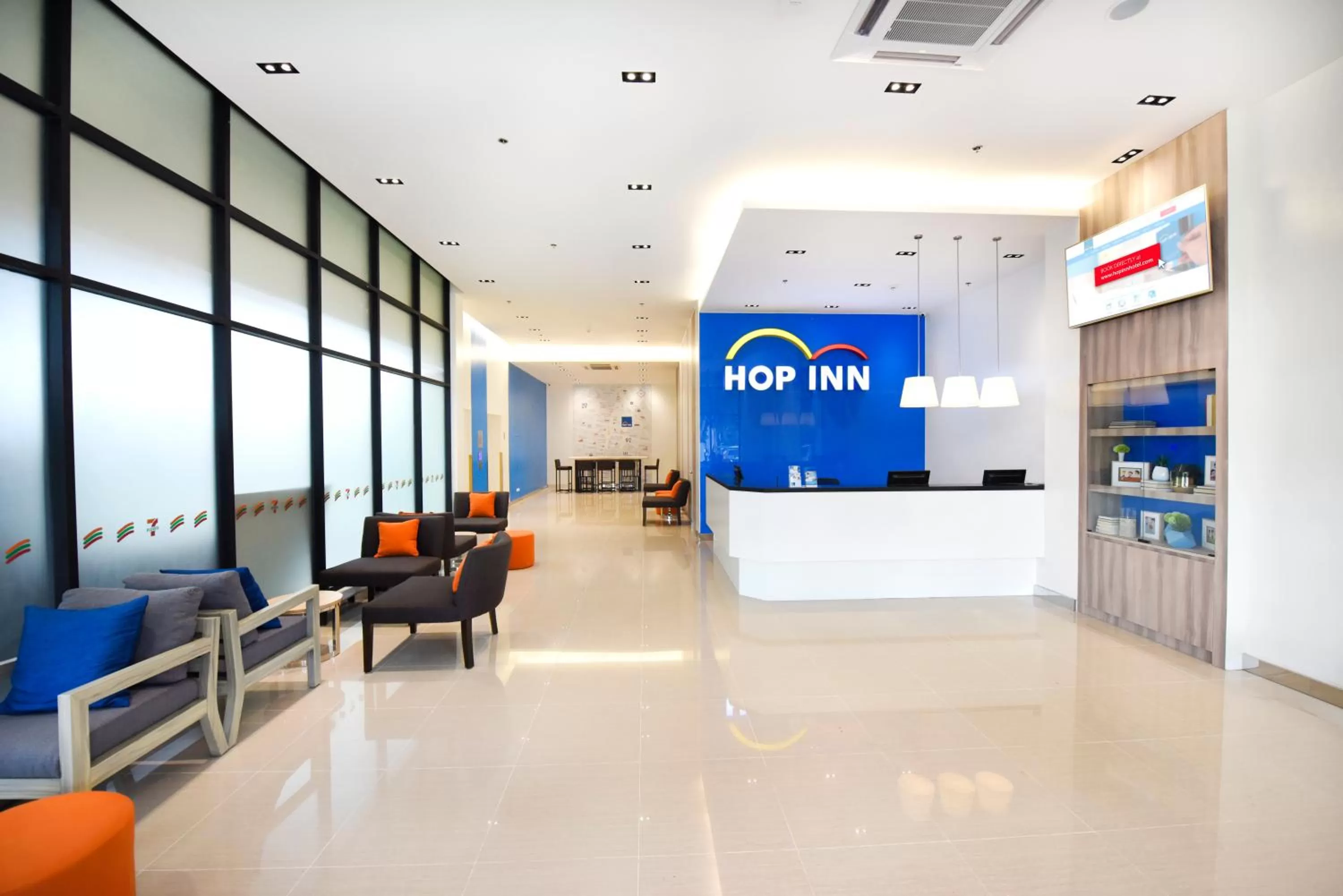 Lobby or reception in Hop Inn Hotel Tomas Morato Quezon City