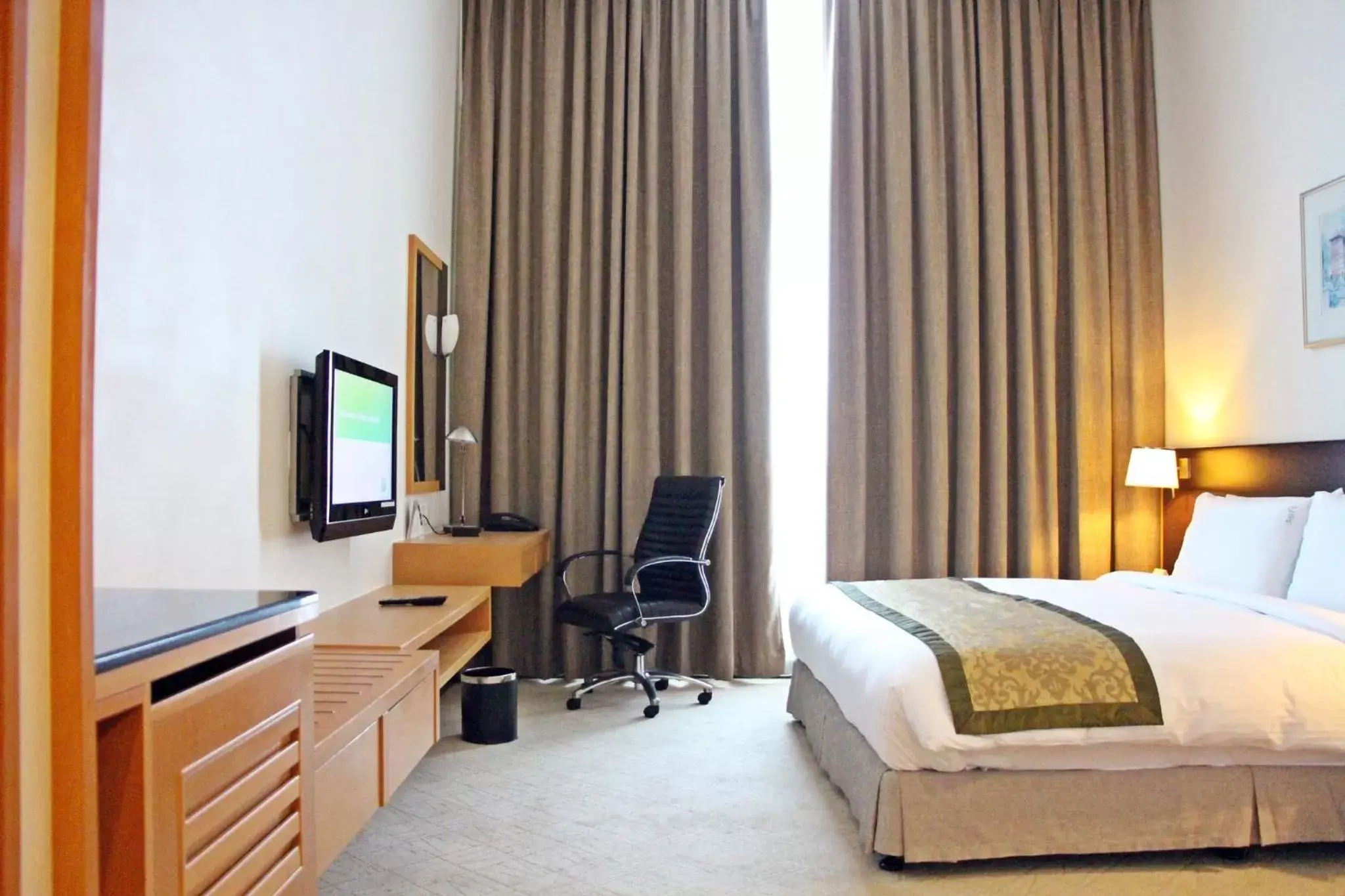 Photo of the whole room, Bed in Holiday Inn Melaka, an IHG Hotel