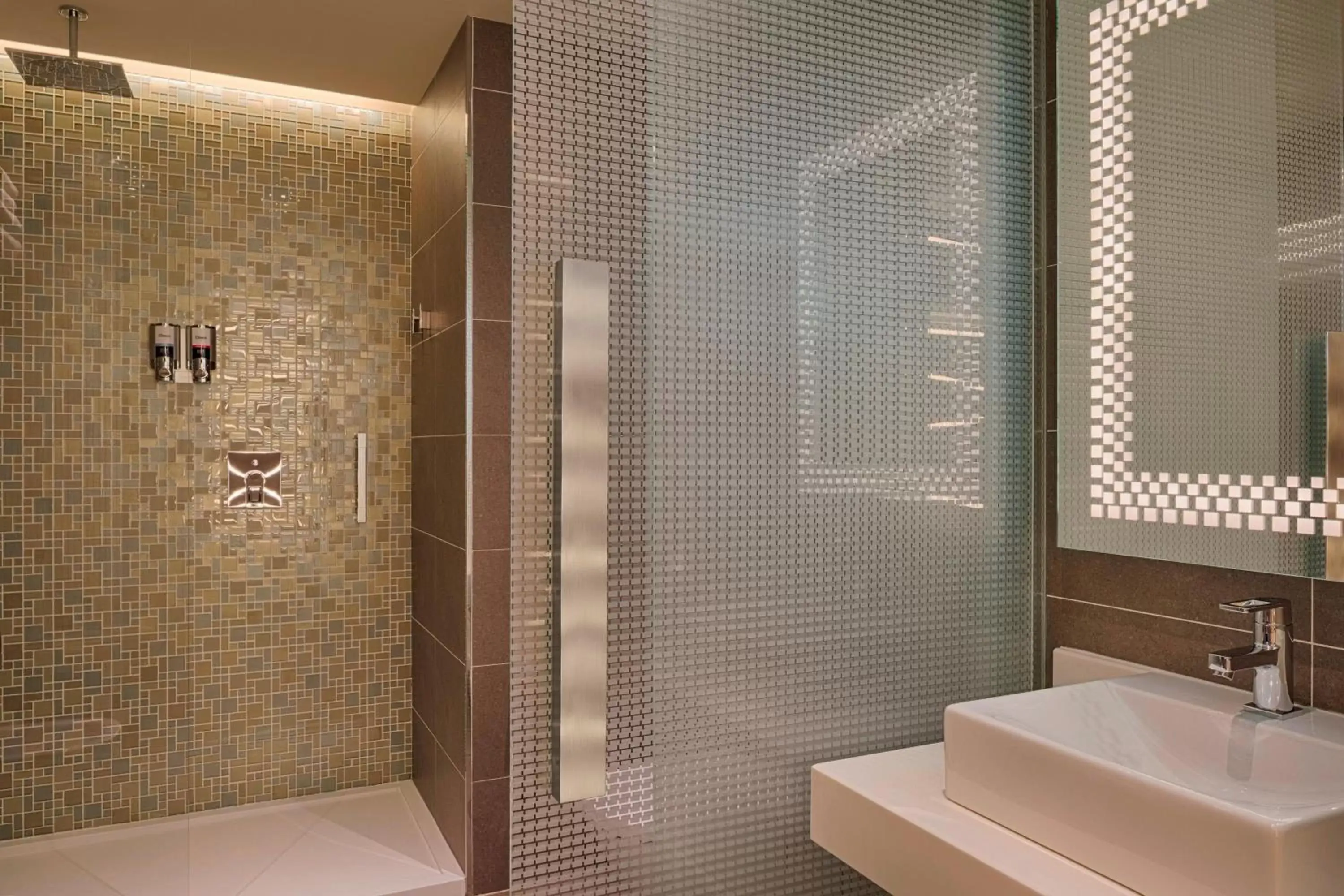 Bathroom in Four Points by Sheraton Oran