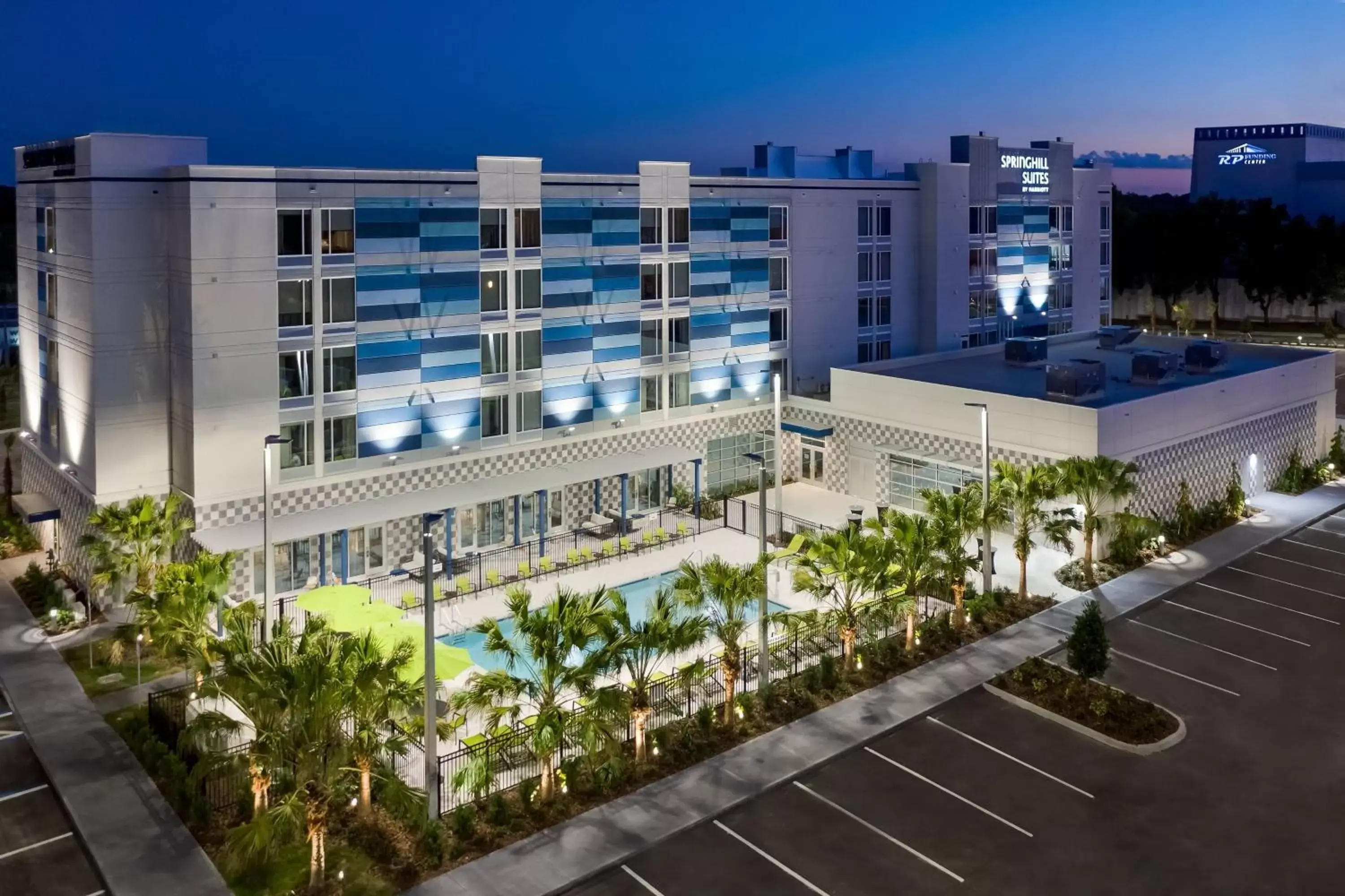 Property building, Pool View in SpringHill Suites Lakeland