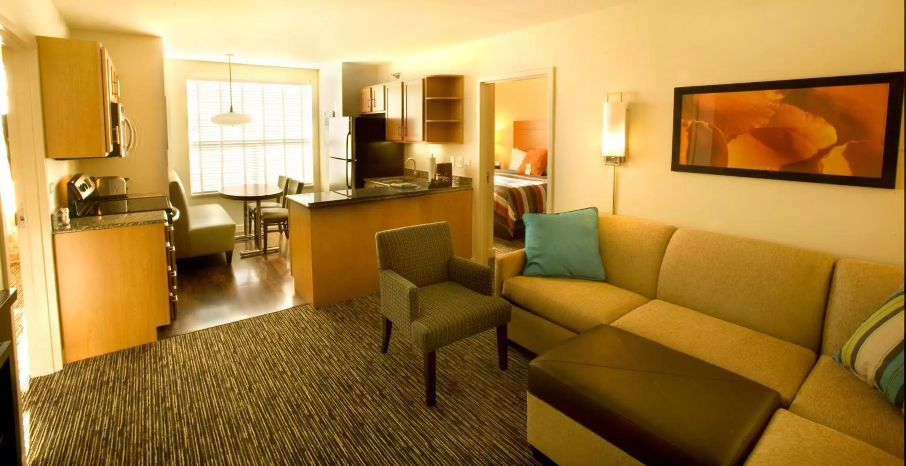 One-Bedroom King Suite in Hyatt House Naperville/Warrenville