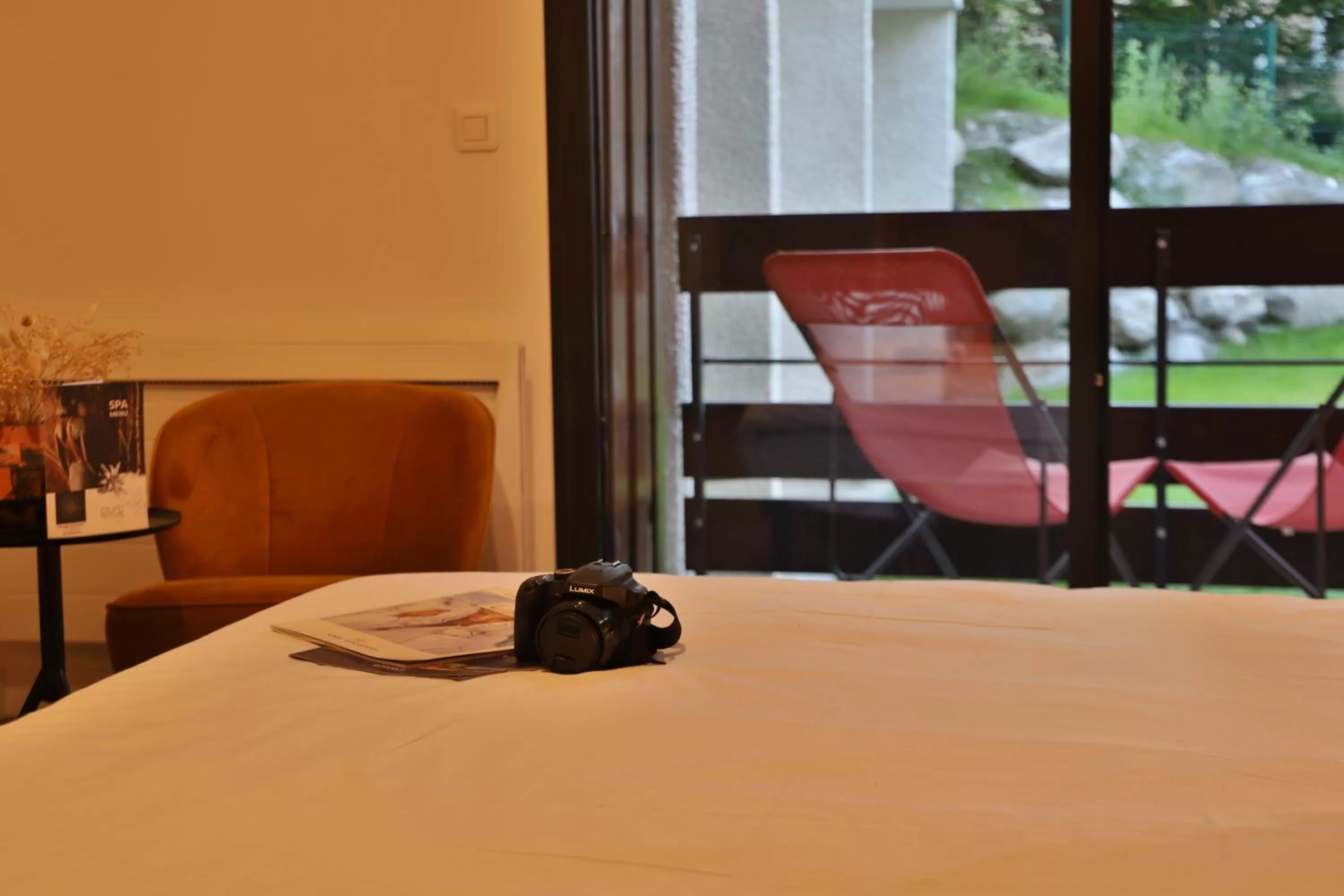 Bedroom, Bed in SOWELL HOTELS Mont Blanc et SPA